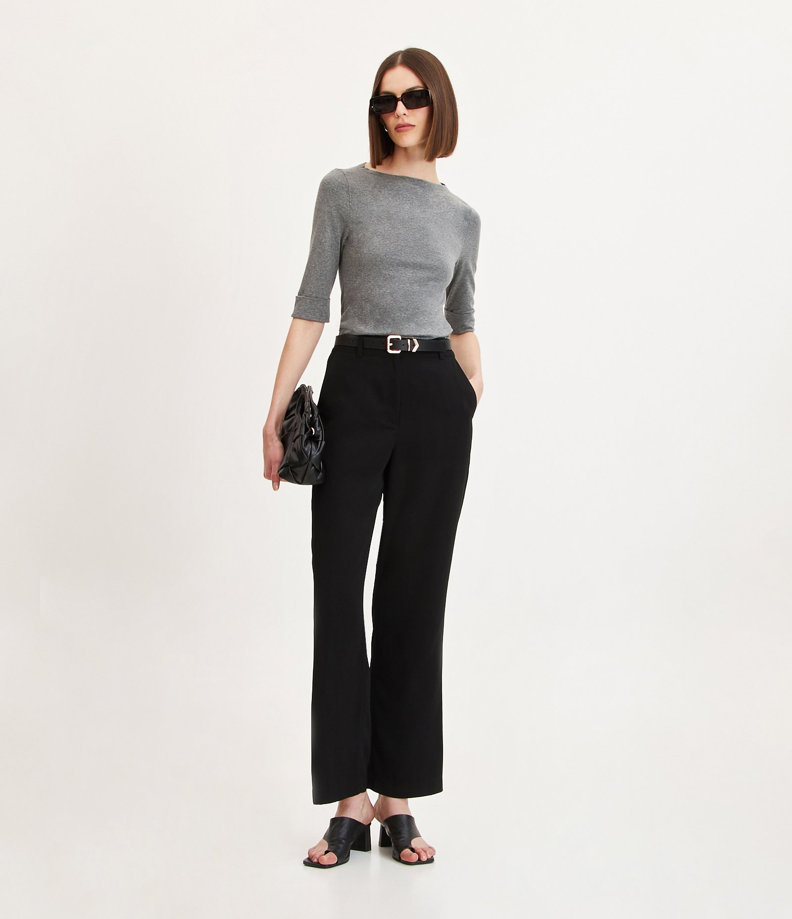 Blusa Alongada com Gola Canoa e Manga 3/4 com Dobra na Barra Cinza Mescla 2