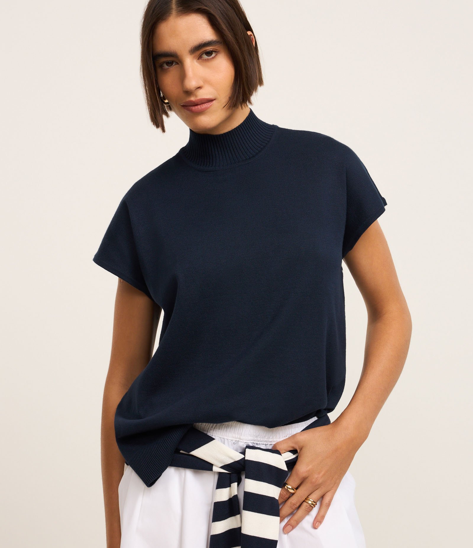 Blusa em Tricô com Gola Alta e Manga Curta Sem Cava Azul Escuro 1