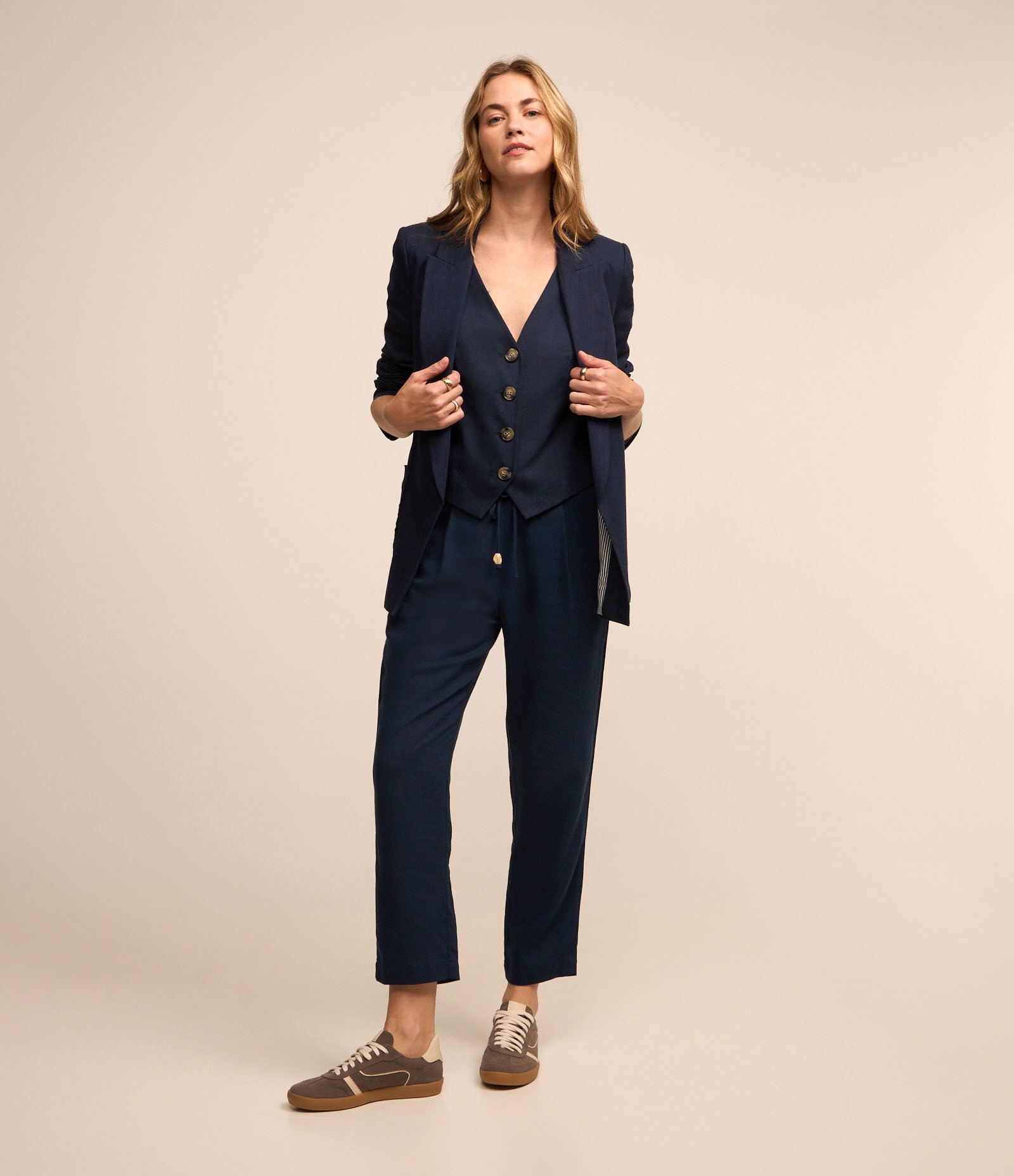 Colete em Viscolinho Mescla com Decote V 2