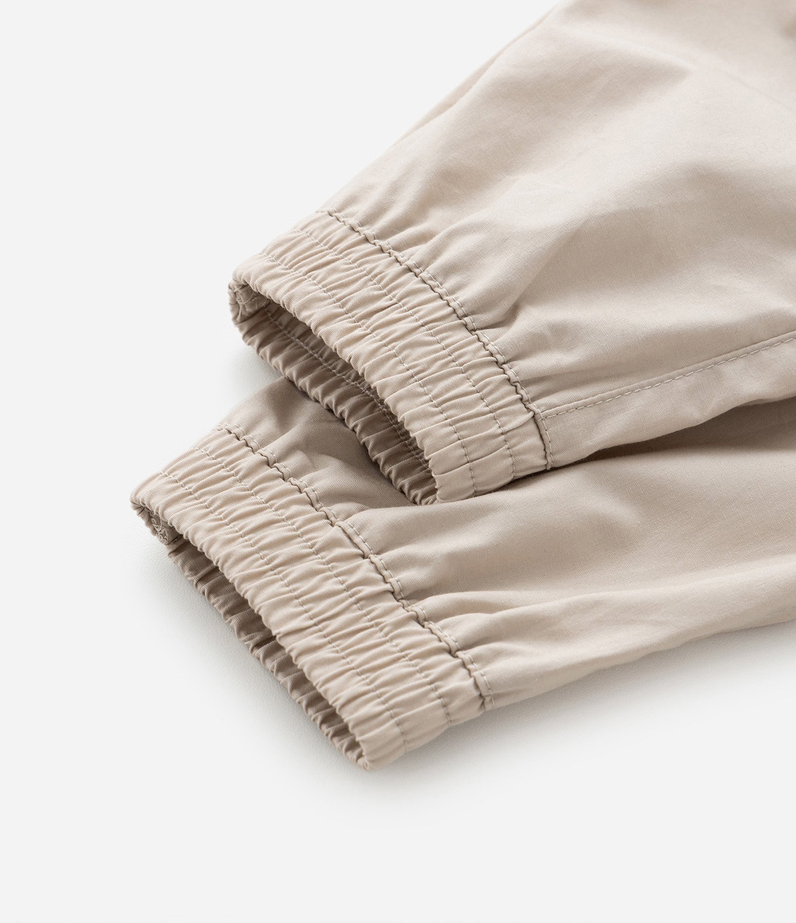 Calça Infantil em Sarja com Bolsos e Recortes - Tam 1 a 5 anos Bege 4