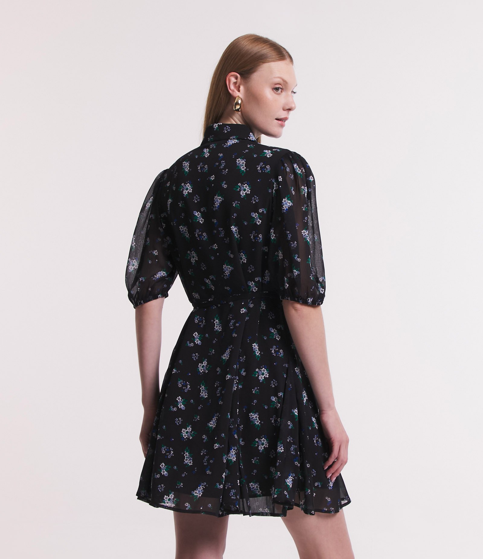 Vestido Chemise em Chiffon com Flores Liberty Estampadas Preto 3