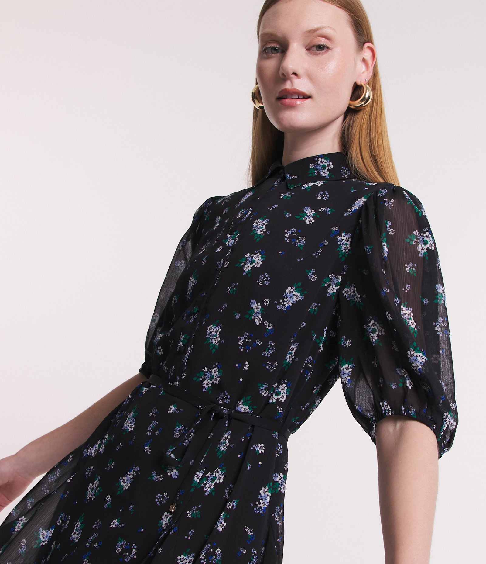 Vestido Chemise em Chiffon com Flores Liberty Estampadas Preto 4