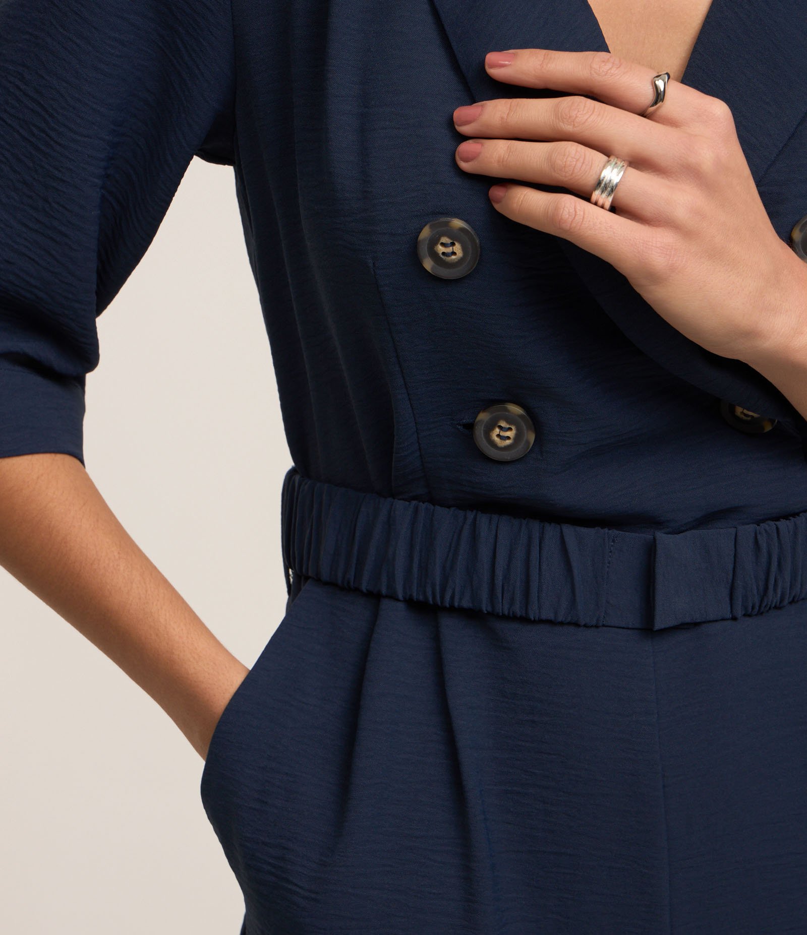 Macacão Longo Airflow com Botões e Cós Elástico 5