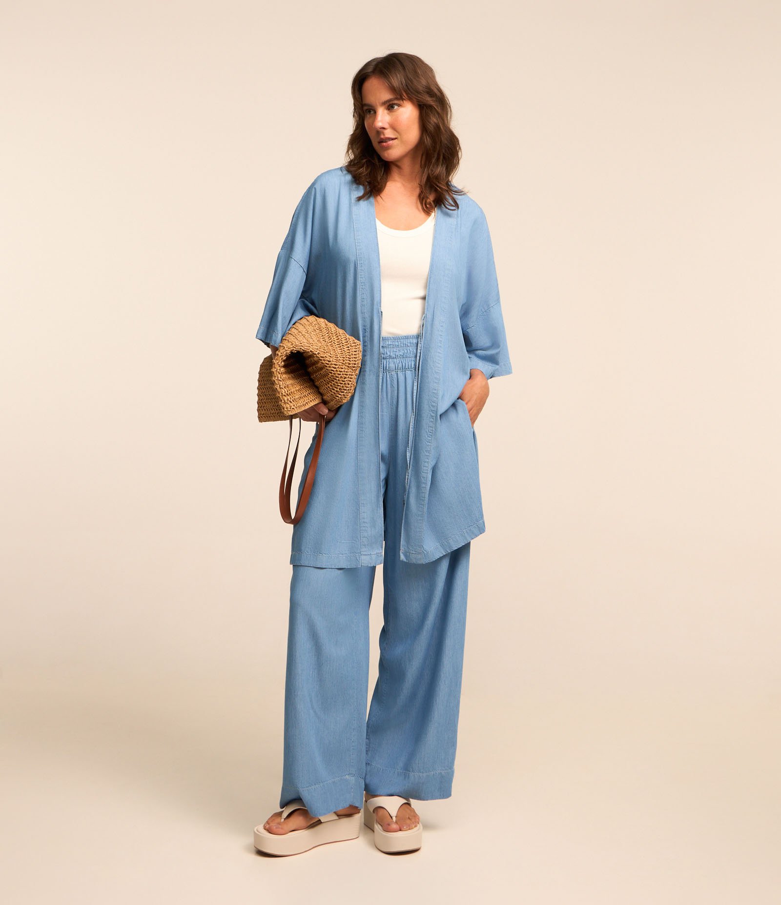 Calça Pantacourt em Liocel com Cintura Alta e Barra Larga 1