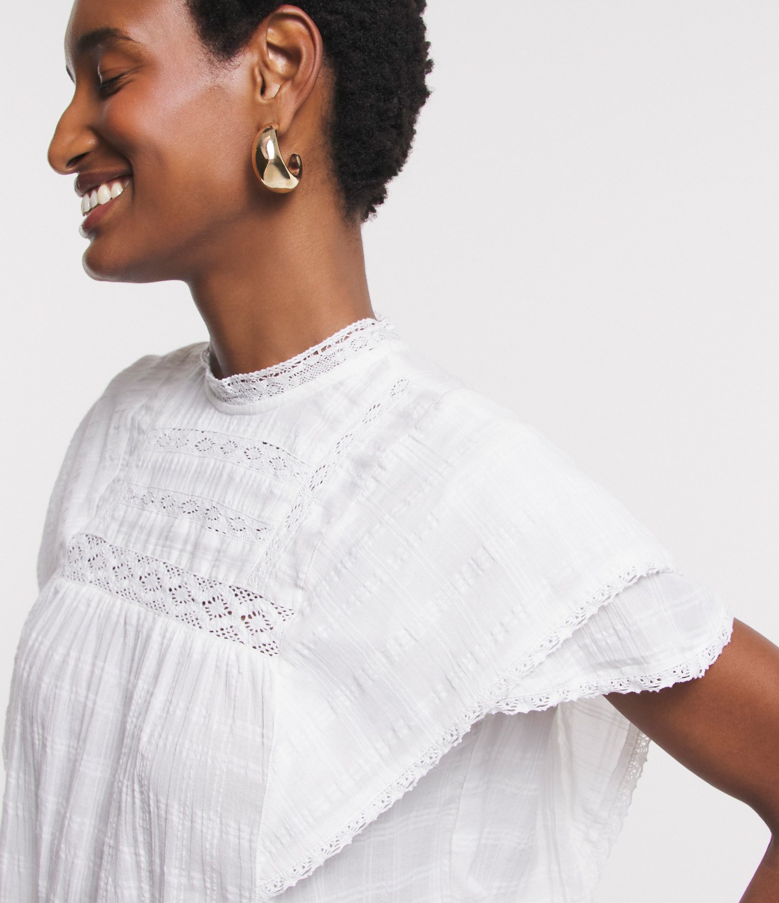 Blusa em Cambraia com Bordado e Detalhes Entremeios Branco Neve 3