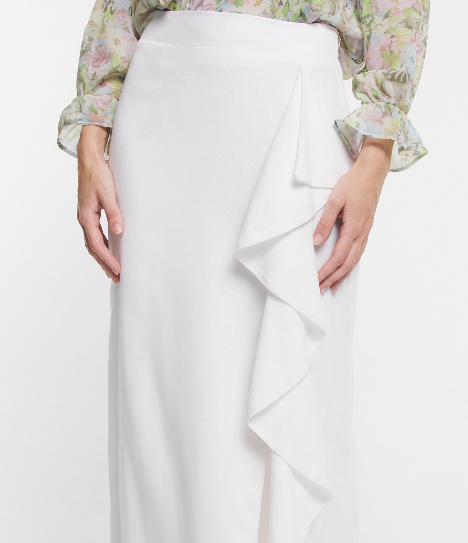 Saia Midi Reta em Linho com Fenda e Babado Aplicado Off White 4