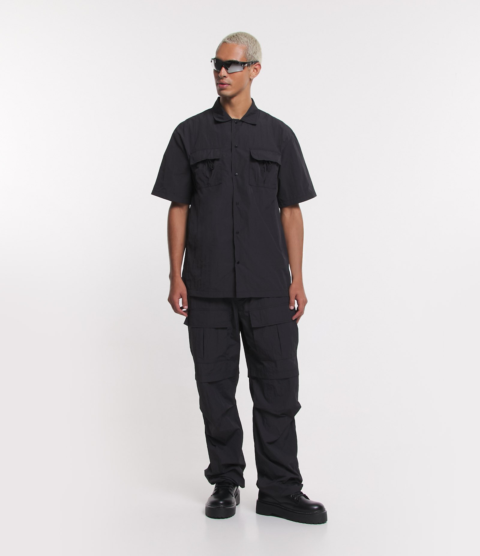 Camisa Oversized com Textura e Bolsos com Regulador de Elástico Preto 2