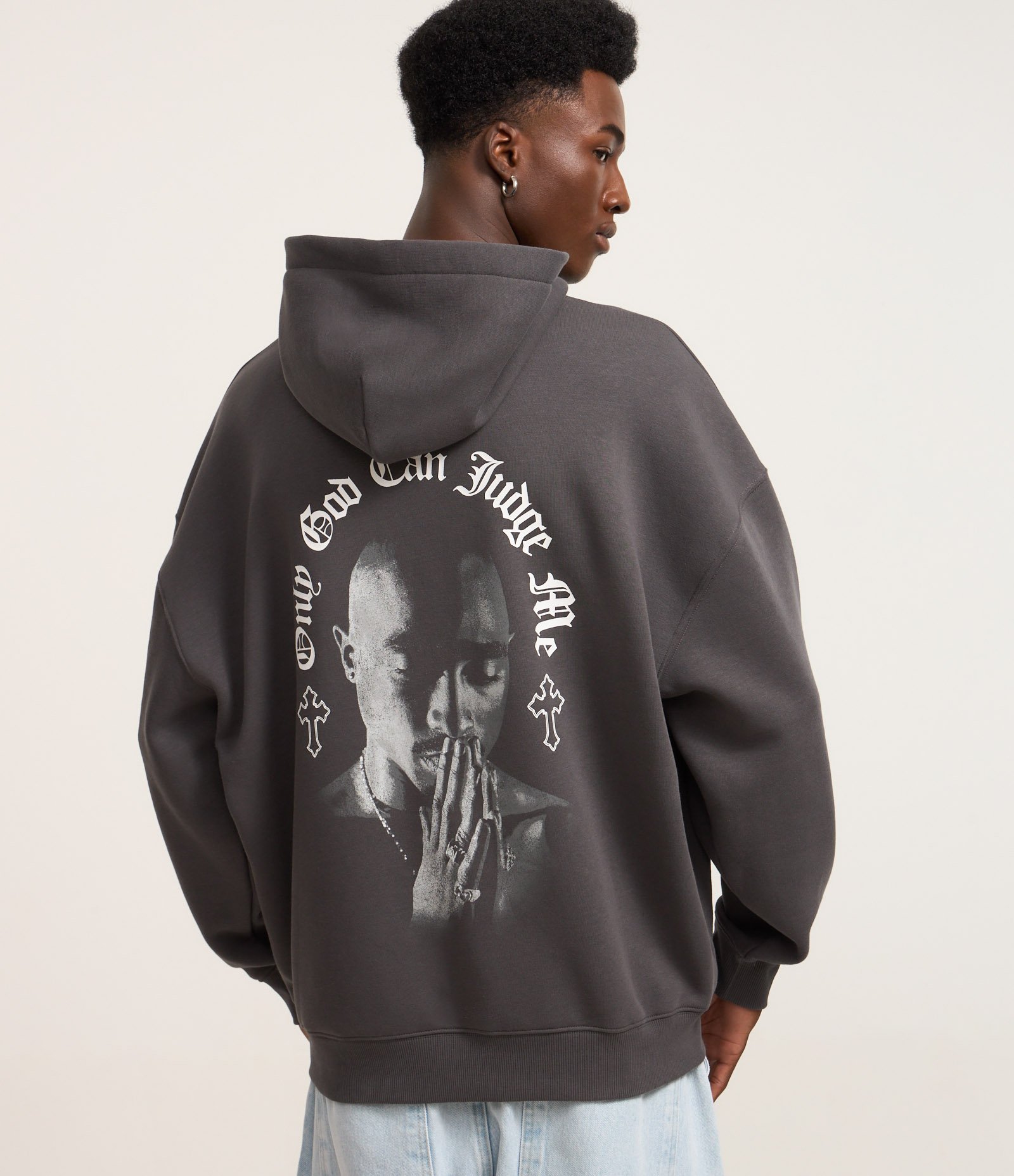 Casaco em Moletom com Estampa Tupac e Forrado com Capuz Cinza 1
