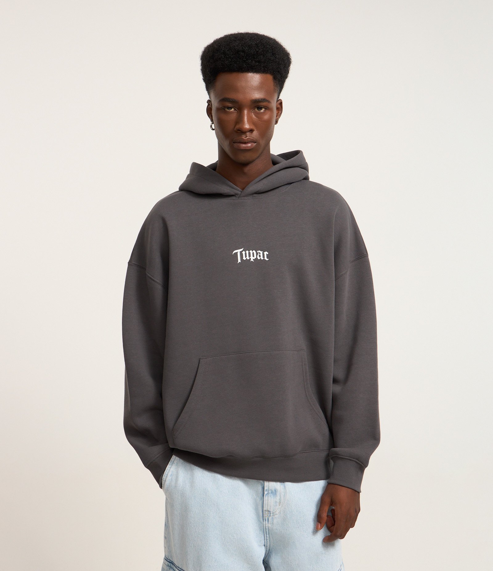 Casaco em Moletom com Estampa Tupac e Forrado com Capuz Cinza 3