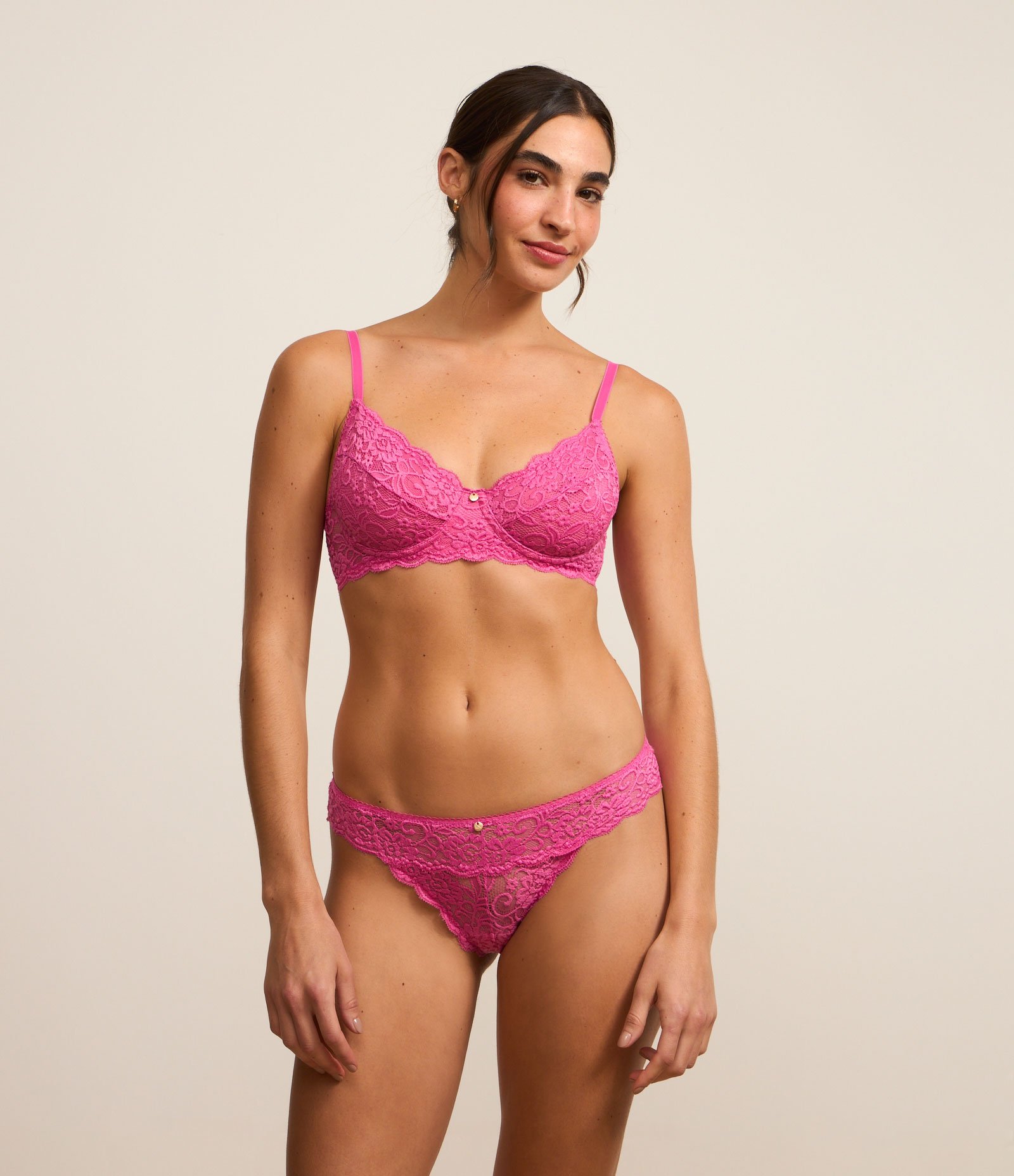 Sutiã Sem Bojo e Com Aro em Renda Floral Rosa 2