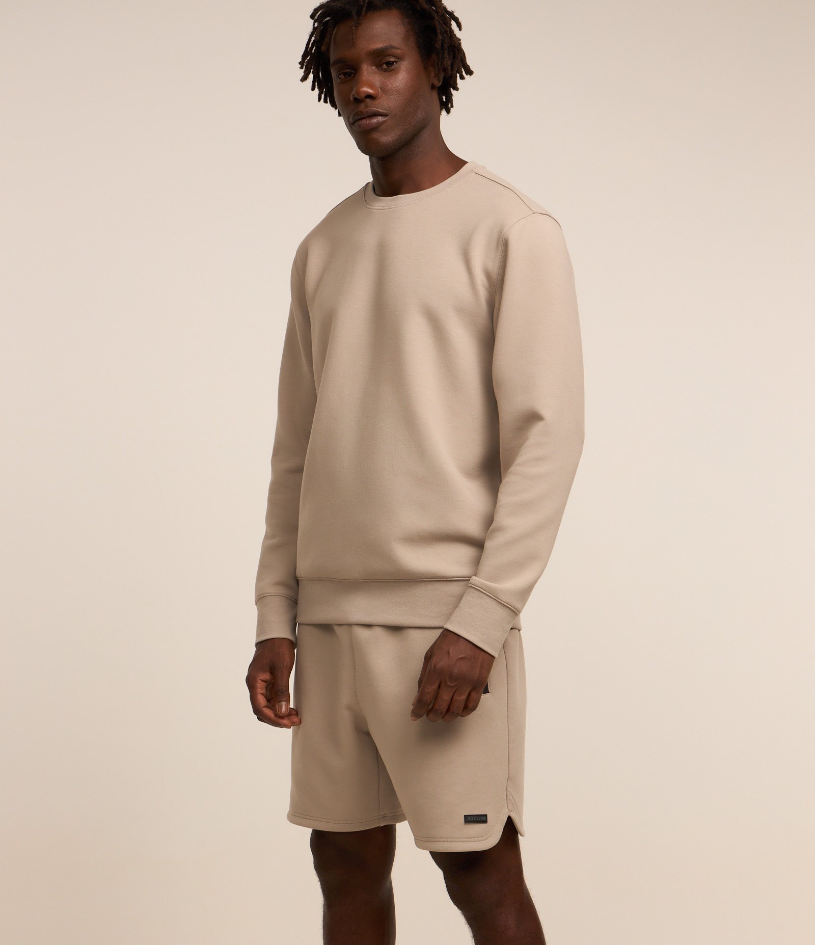 Bermuda Esportiva em Moletom Tecnológico com Cós Elástico e Zíper no Bolso 3