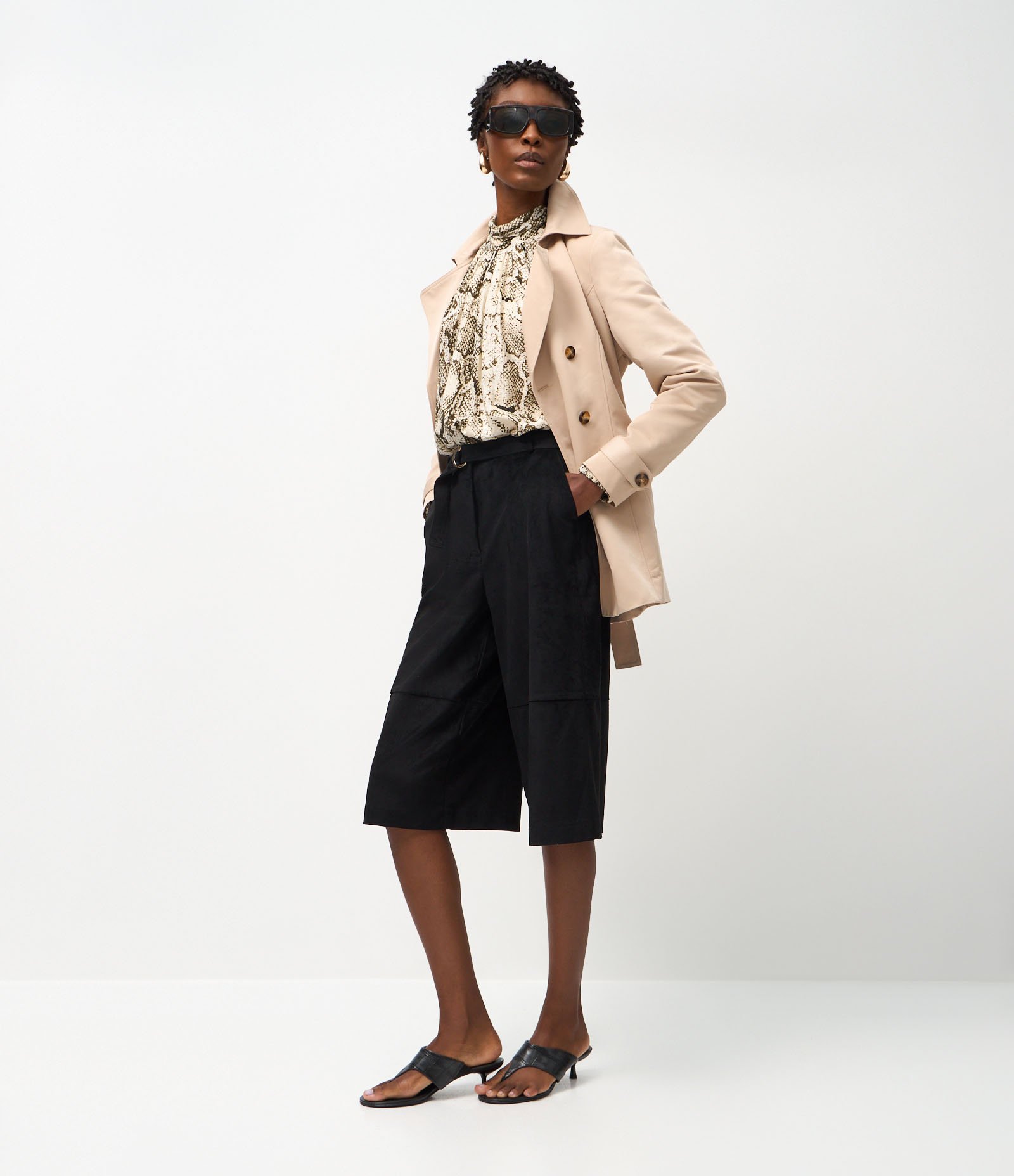 Casaco Trench Coat Alfaiatado com Detalhes Acetinados Bege 13