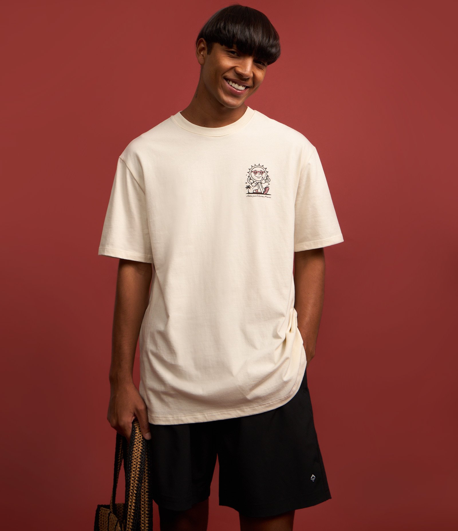 Bermuda com Bolsos e Etiqueta Emborrachada na Barra Preto 6