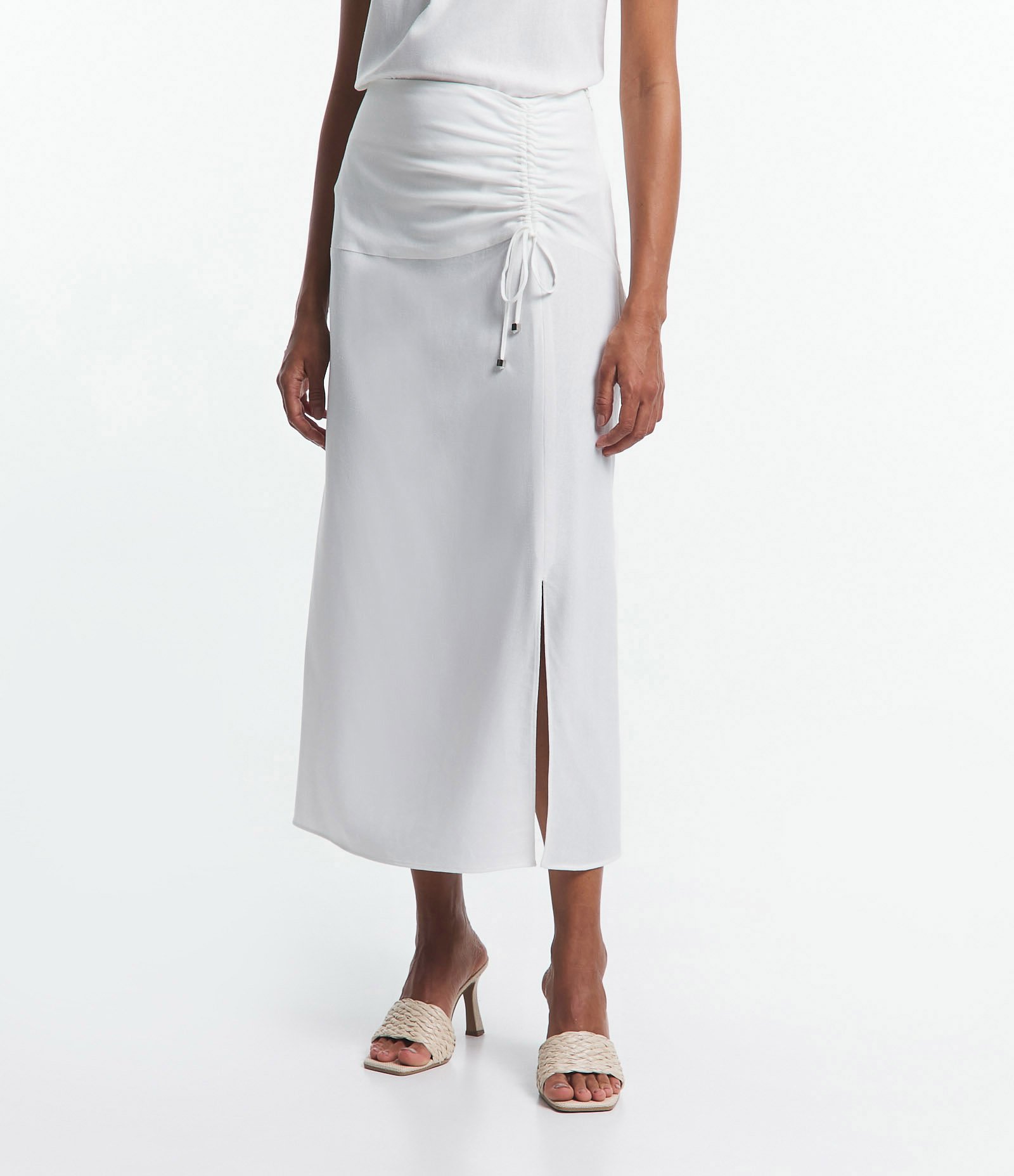 Saia Midi em Linho com Franzido com Amarração e Fenda Off White 2