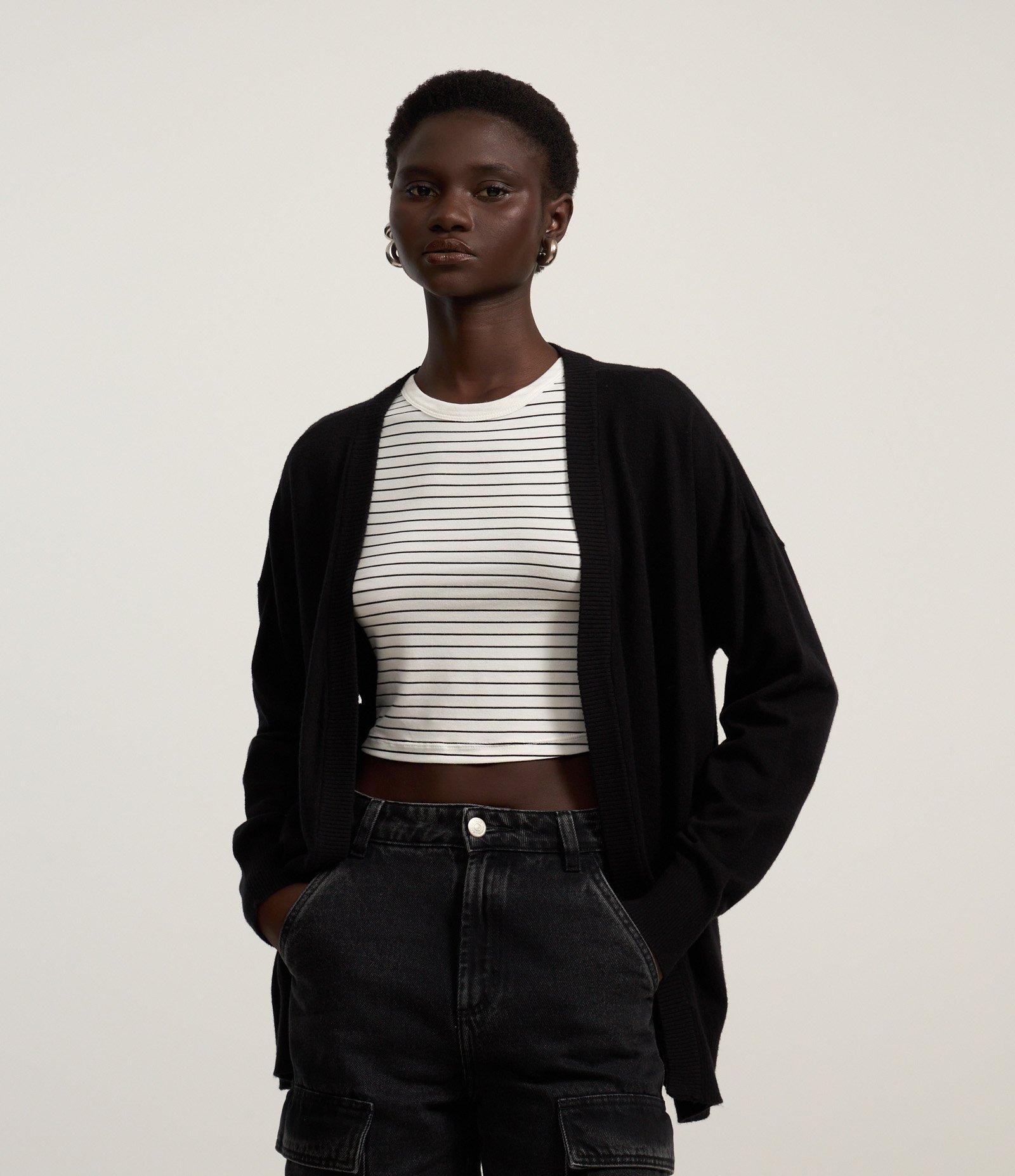 Cardigan Básico em Tricô Leve Preto 1