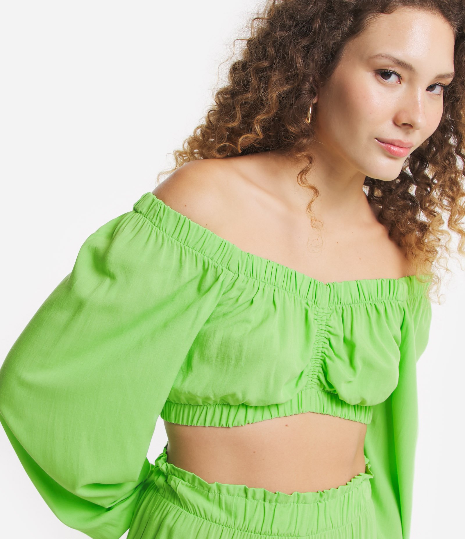 Blusa Cropped Em Viscose El Stico No Decote E Franzido No Busto Verde