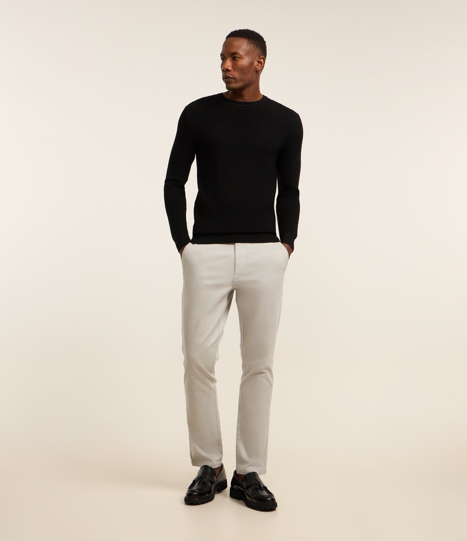 Calça Slim Alfaiatada em Sarja com Bolsos Cinza Claro 2