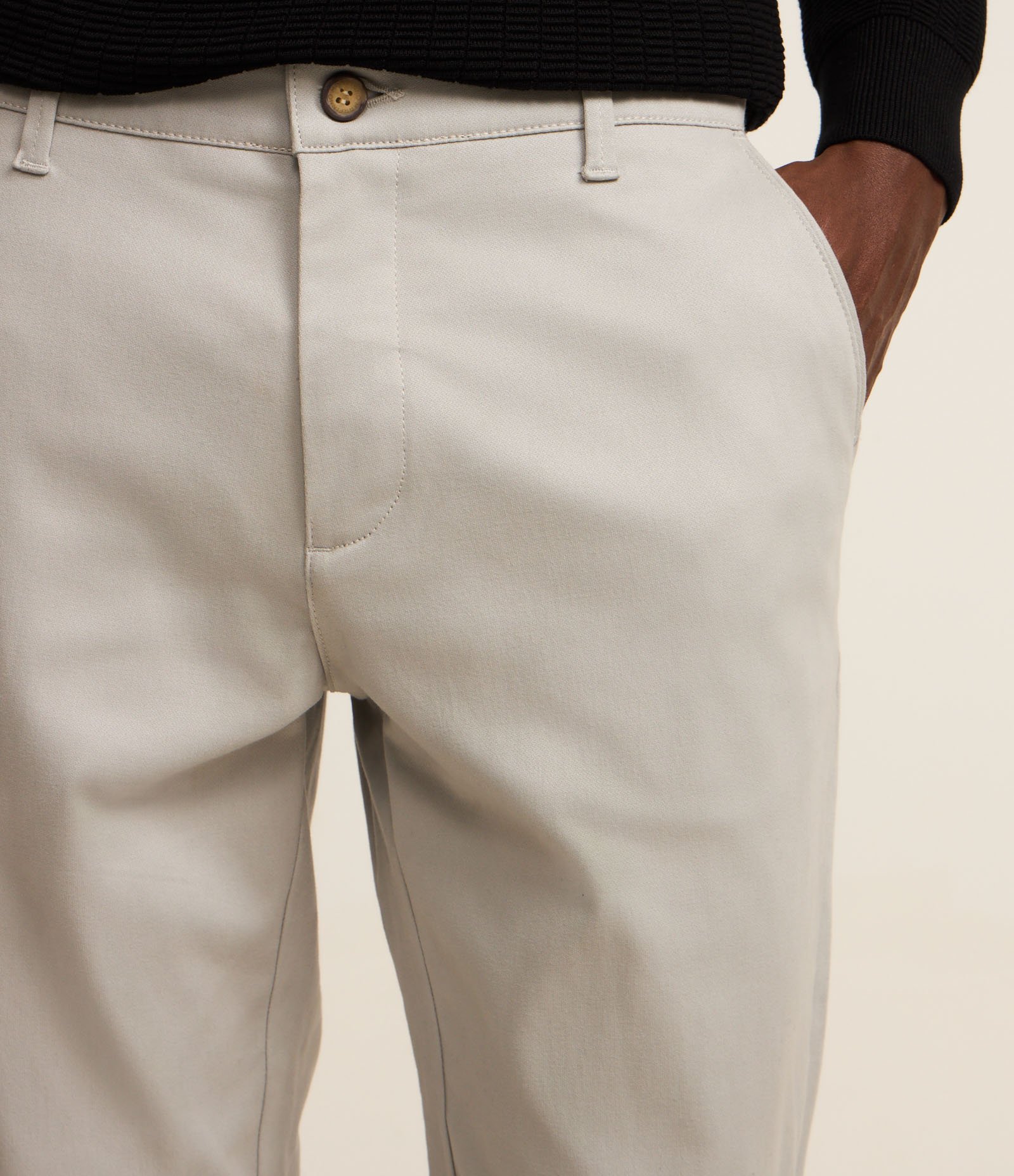 Calça Slim Alfaiatada em Sarja com Bolsos Cinza Claro 4