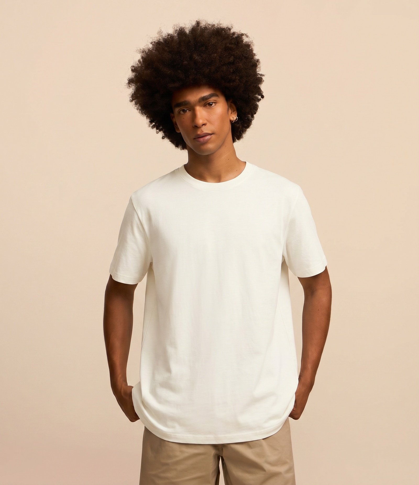 Camiseta Comfort Básica em Malhão com Etiqueta na Manga Branco 1