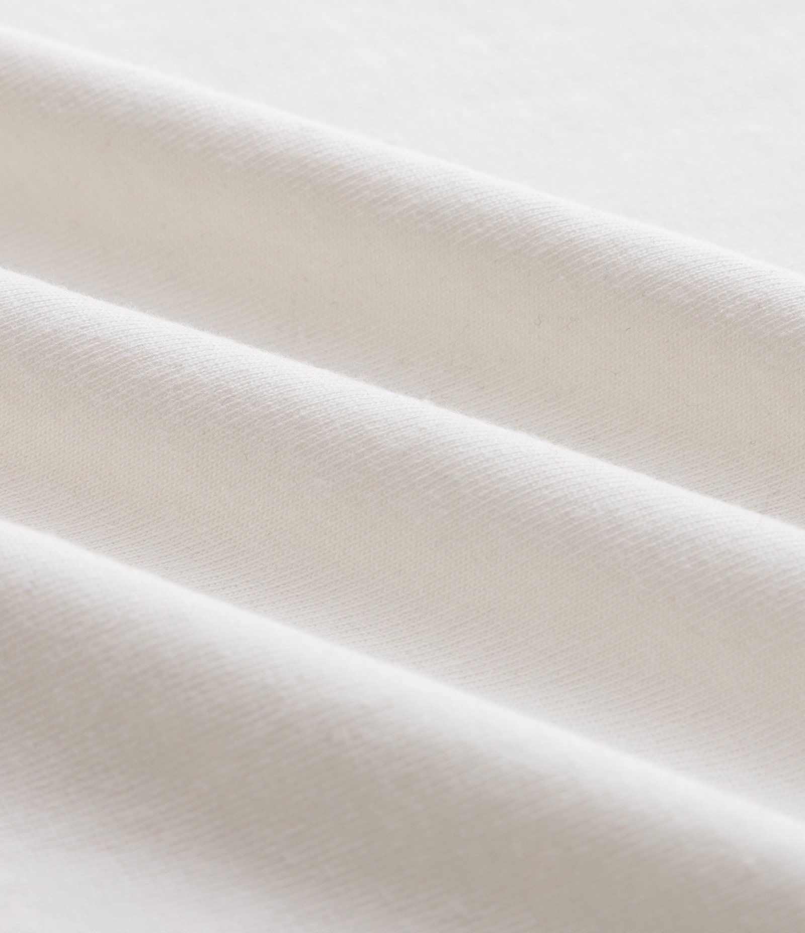 Camiseta Comfort Básica em Malhão com Etiqueta na Manga Branco 8