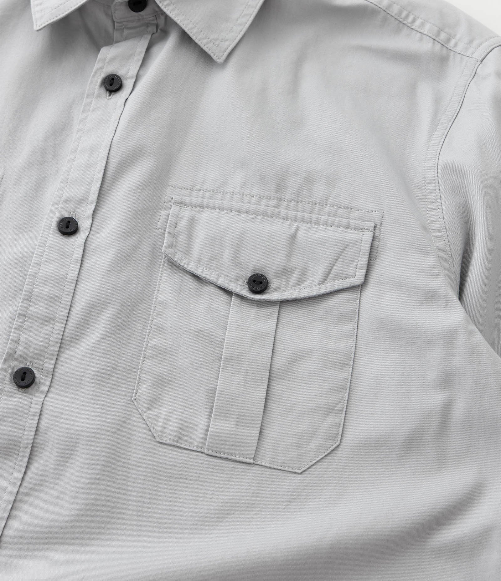 Camisa Comfort em Algodão com Bolsos Frontais Cinza 9