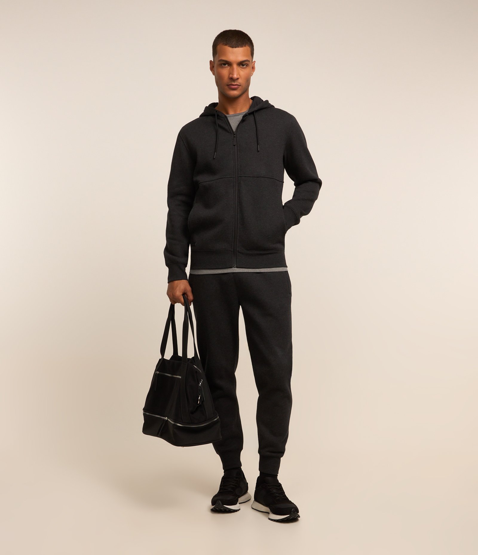 Casaco Básico em Moletom com Capuz e Zíper Frontal Cinza Escuro 2