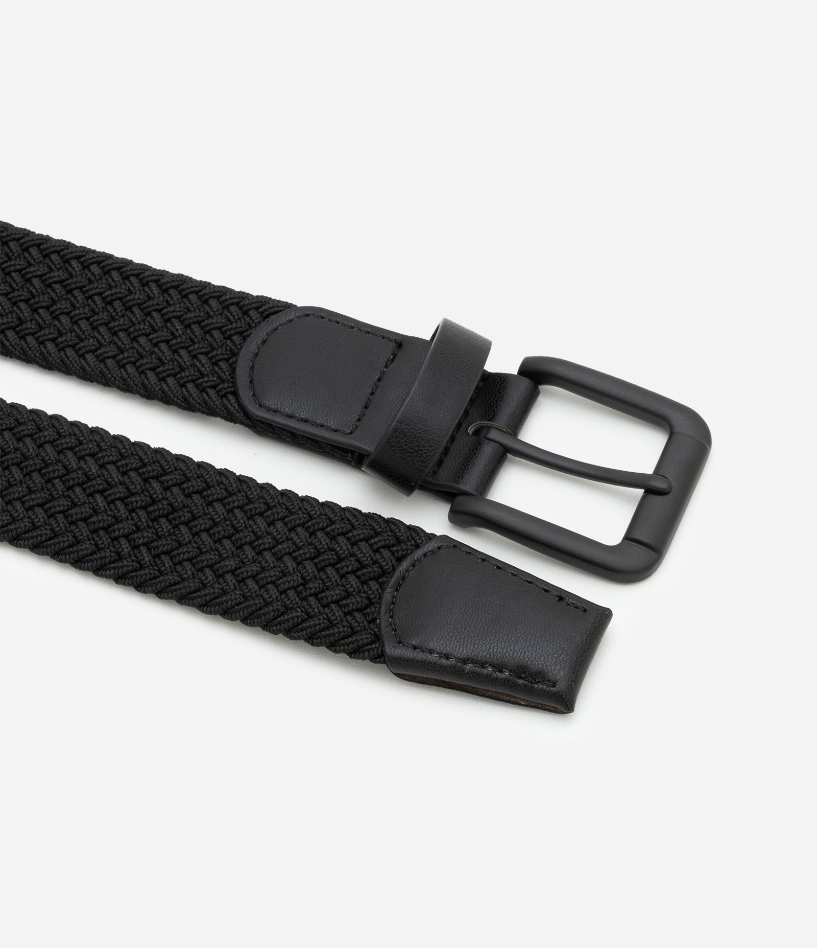 Cinto com Textura Tresse e Ponteiras de Pu Preto 2