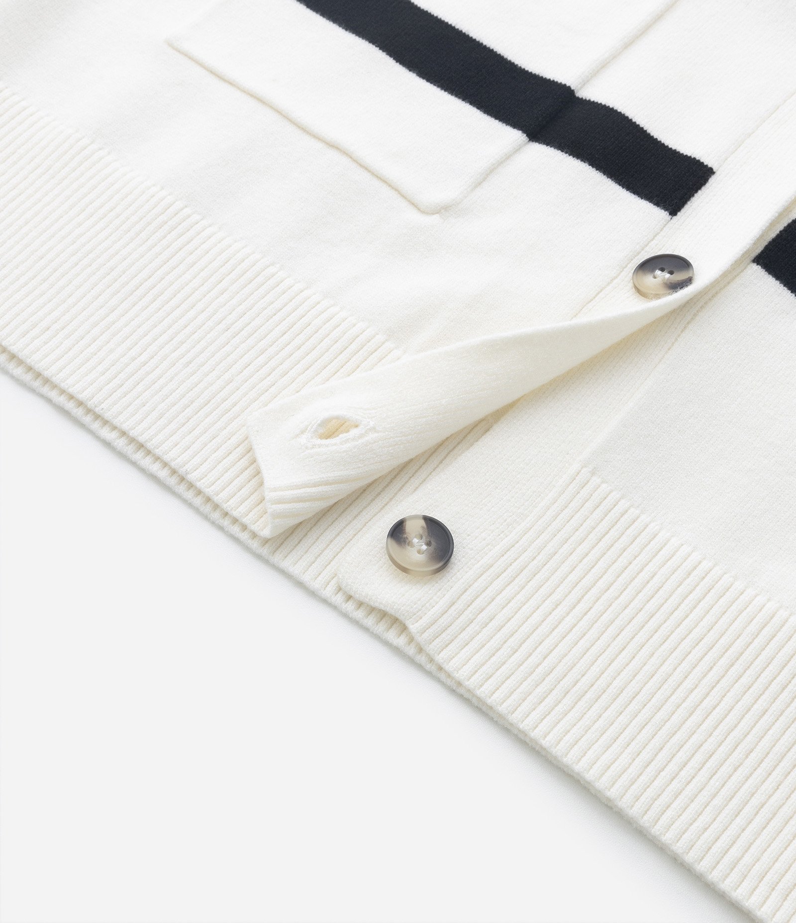 Cardigan em Tricô Listrado com Bolsos Curve & Plus Size Off White 8