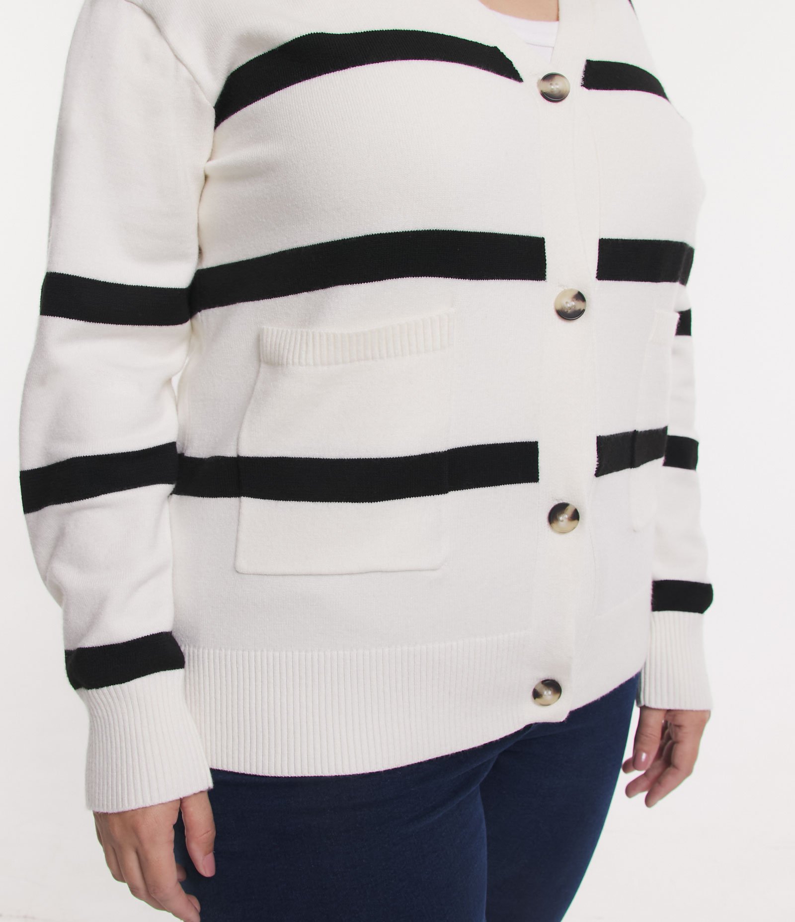 Cardigan em Tricô Listrado com Bolsos Curve & Plus Size Off White 5