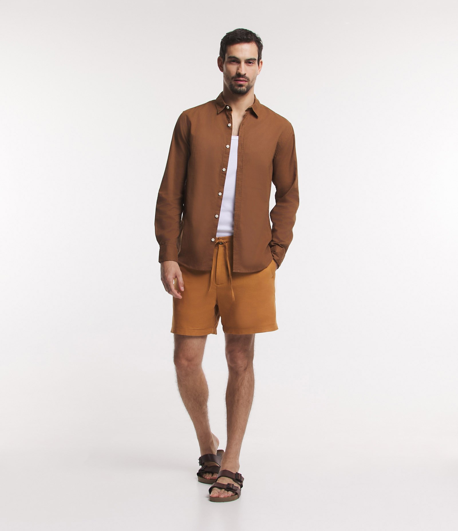 Bermuda Slim em Viscolinho Cordão e Bolsos Marrom 1