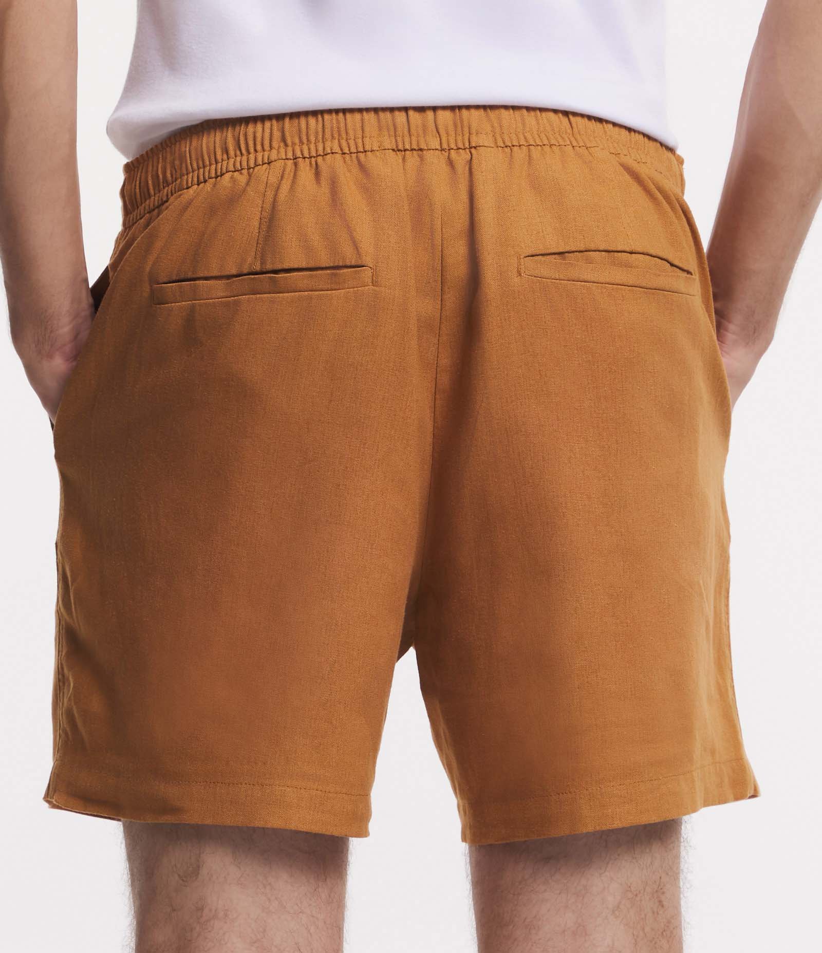 Bermuda Slim em Viscolinho Cordão e Bolsos Marrom 3