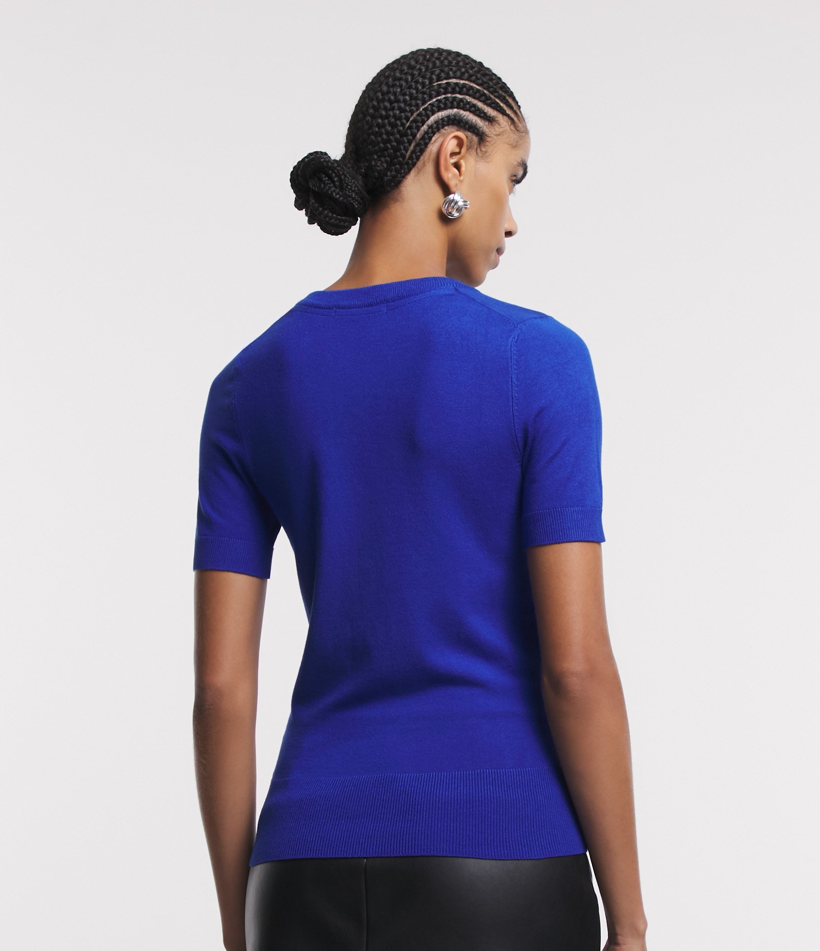 Blusa Básica em Tricô com Barra Canelada 5