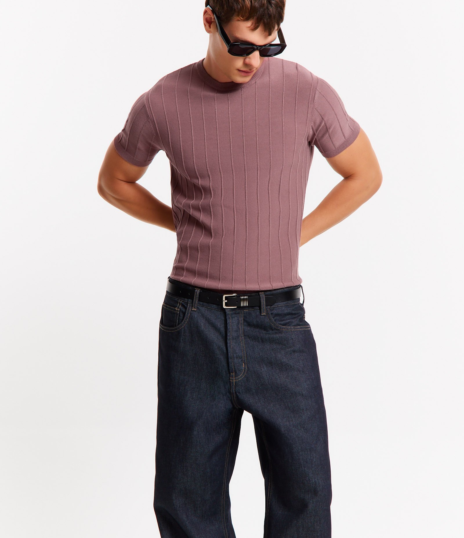 Camiseta Slim em Tricô com Relevos Verticais Vermelho 4