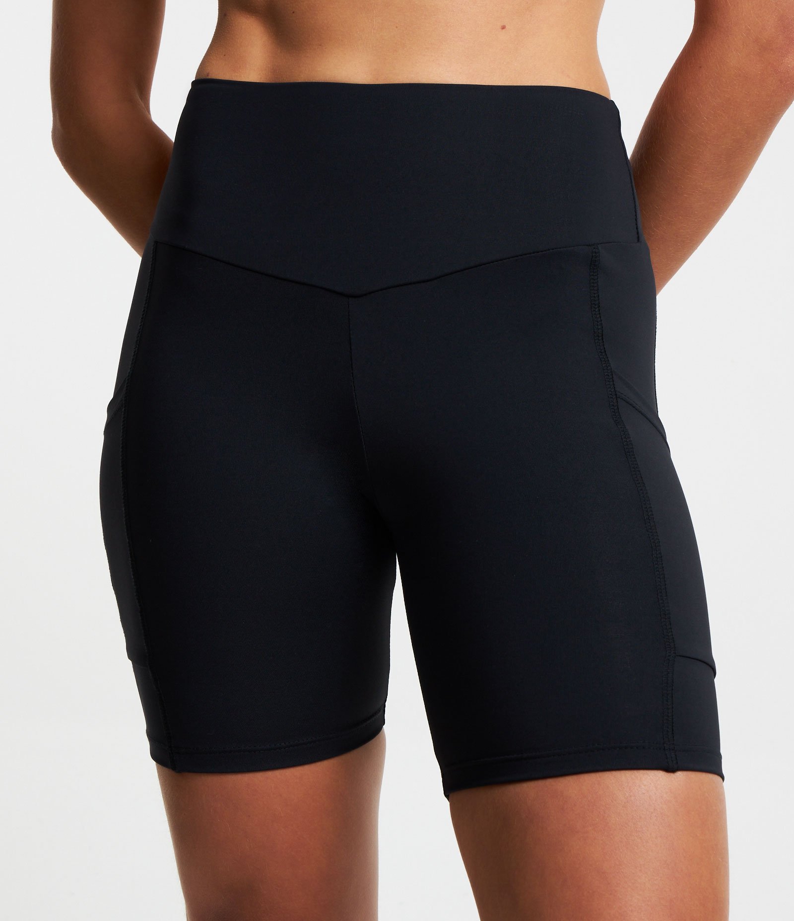 Bermuda Esportiva em Poliamida com Cós Largo 2