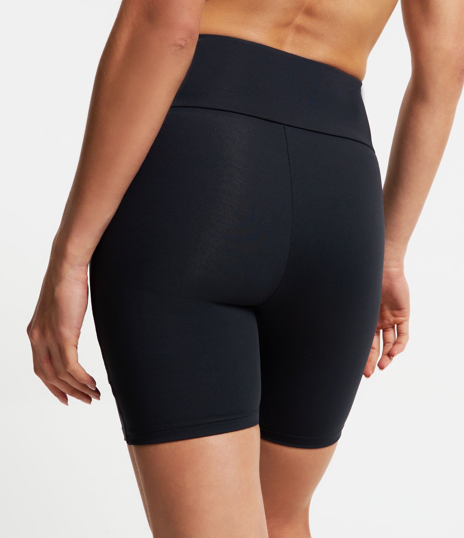 Bermuda Esportiva em Poliamida com Cós Largo 3