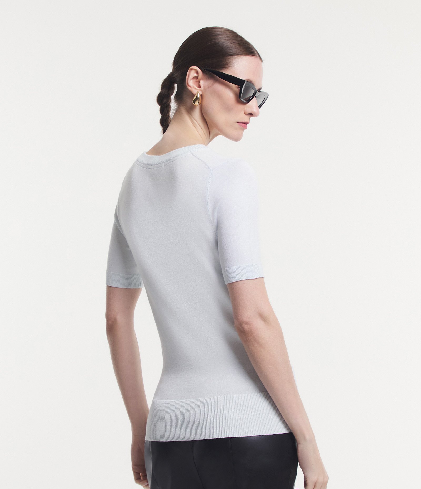Blusa Básica em Tricô com Barra Canelada Azul Bebê 3