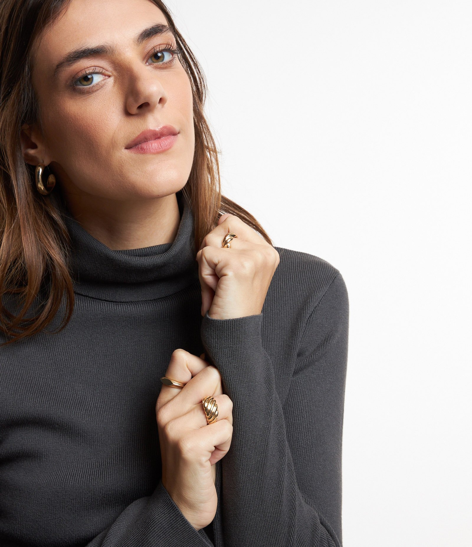 Suéter em Tricô com Gola Alta Estruturada Cinza Escuro 3