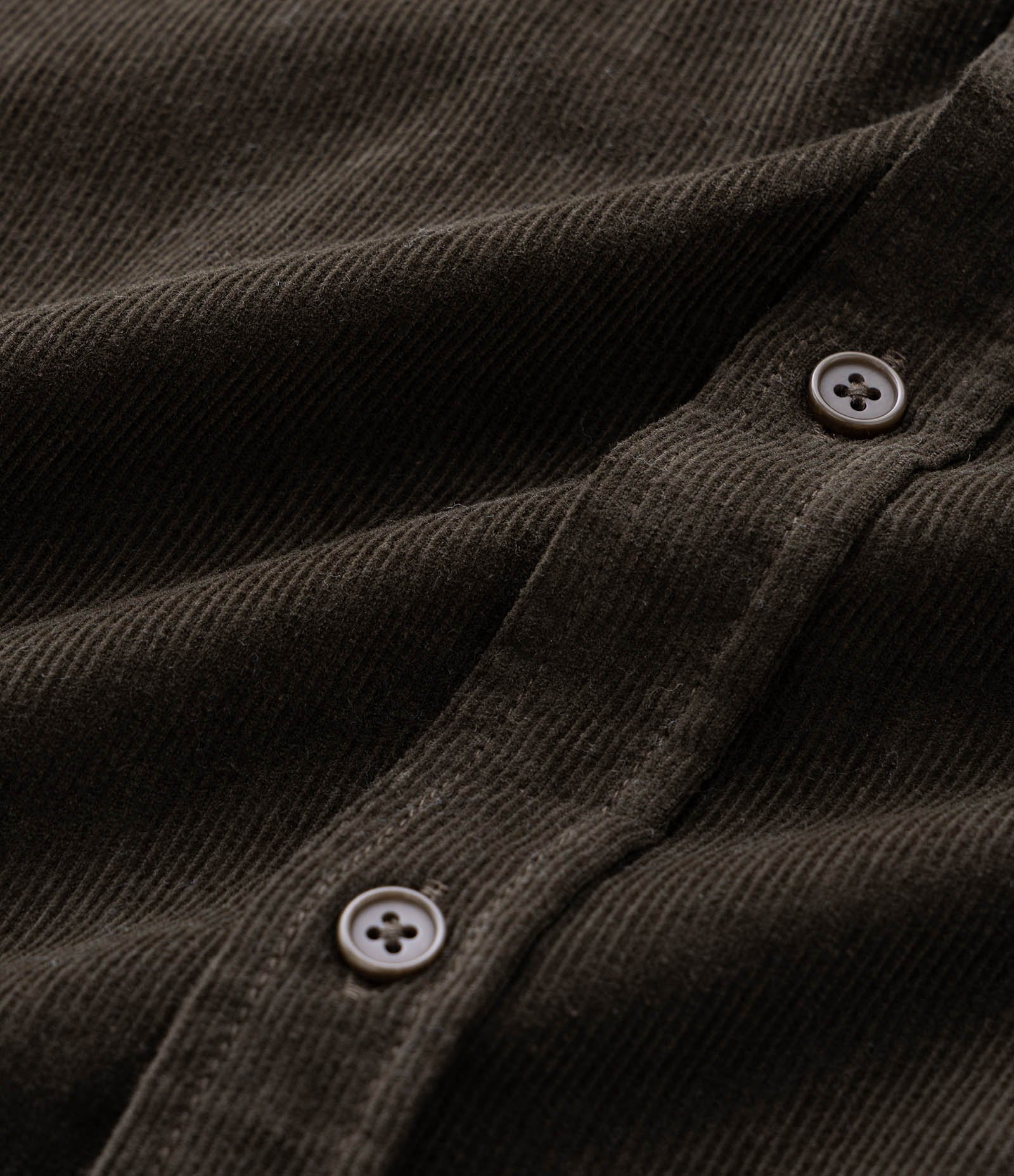 Camisa Comfort em Veludo com Bolsos Frontais Verde 8