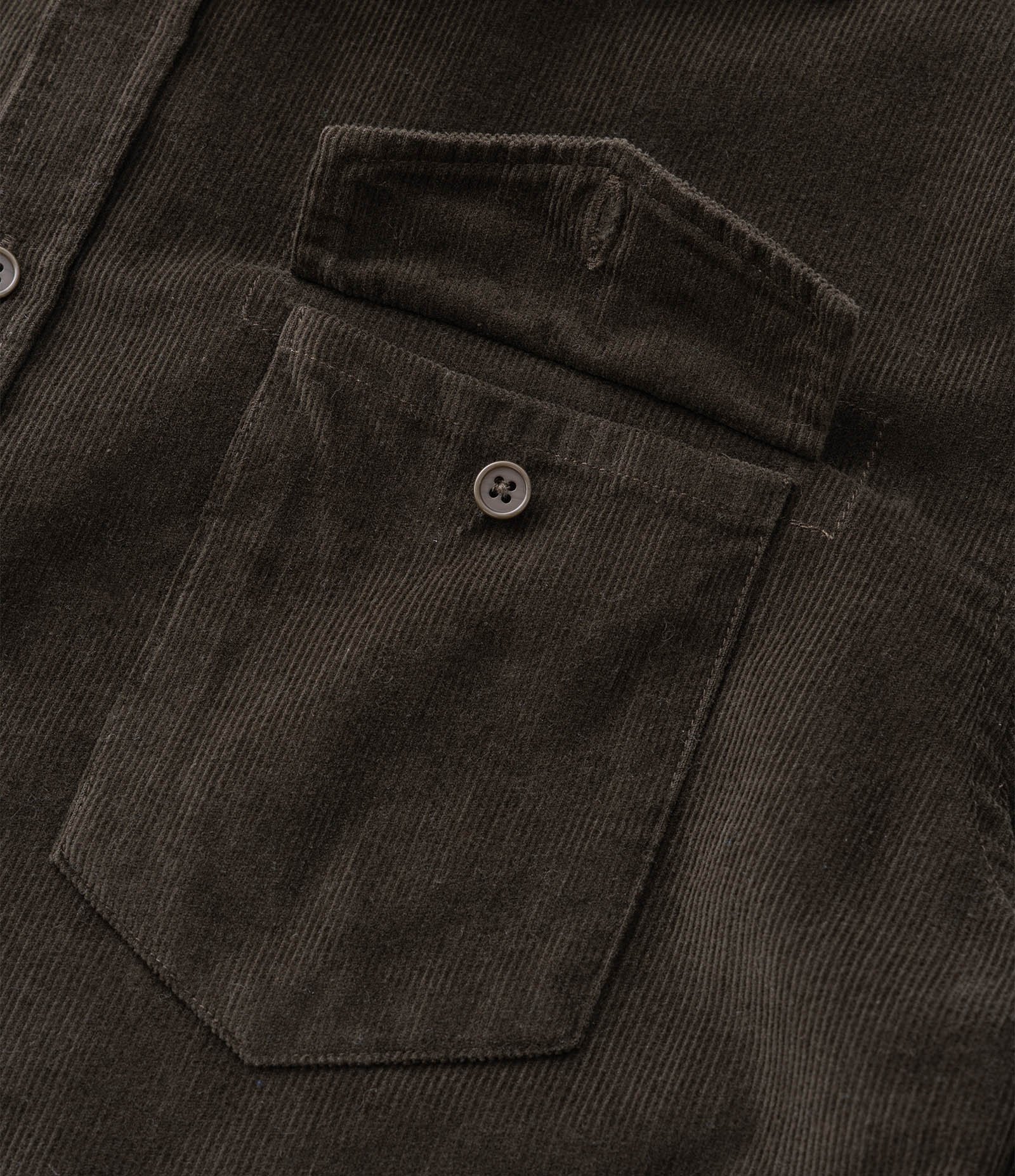 Camisa Comfort em Veludo com Bolsos Frontais Verde 11