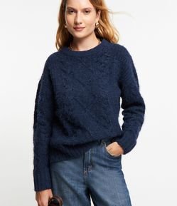 Suéter em Chenille com Pontos Diferenciados