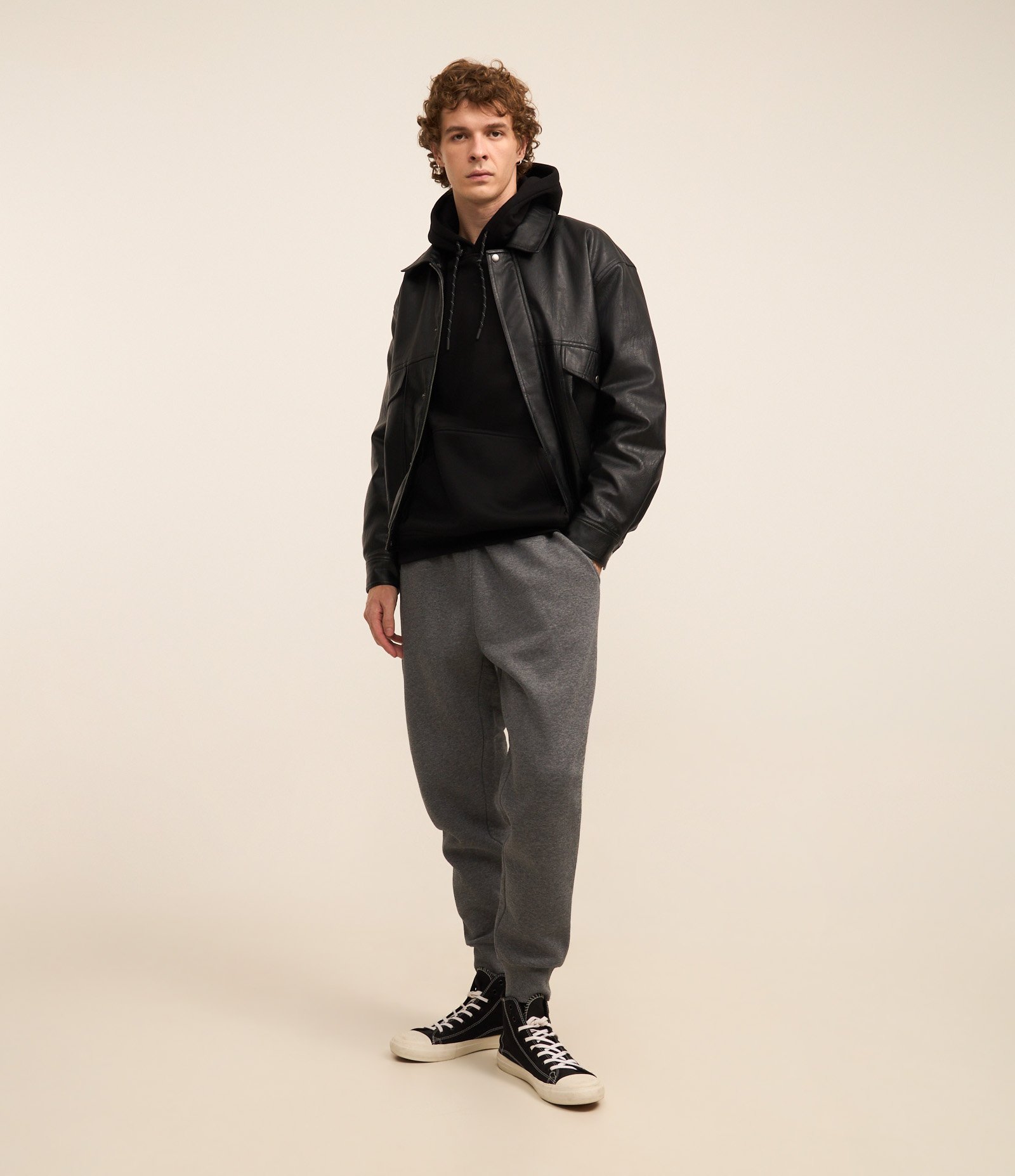 Calça em Moletom com Cós Elástico e Barra Ajustada Cinza 1