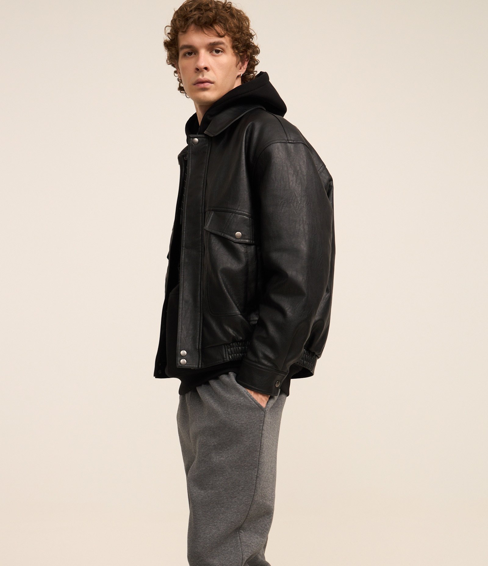 Calça em Moletom com Cós Elástico e Barra Ajustada Cinza 4