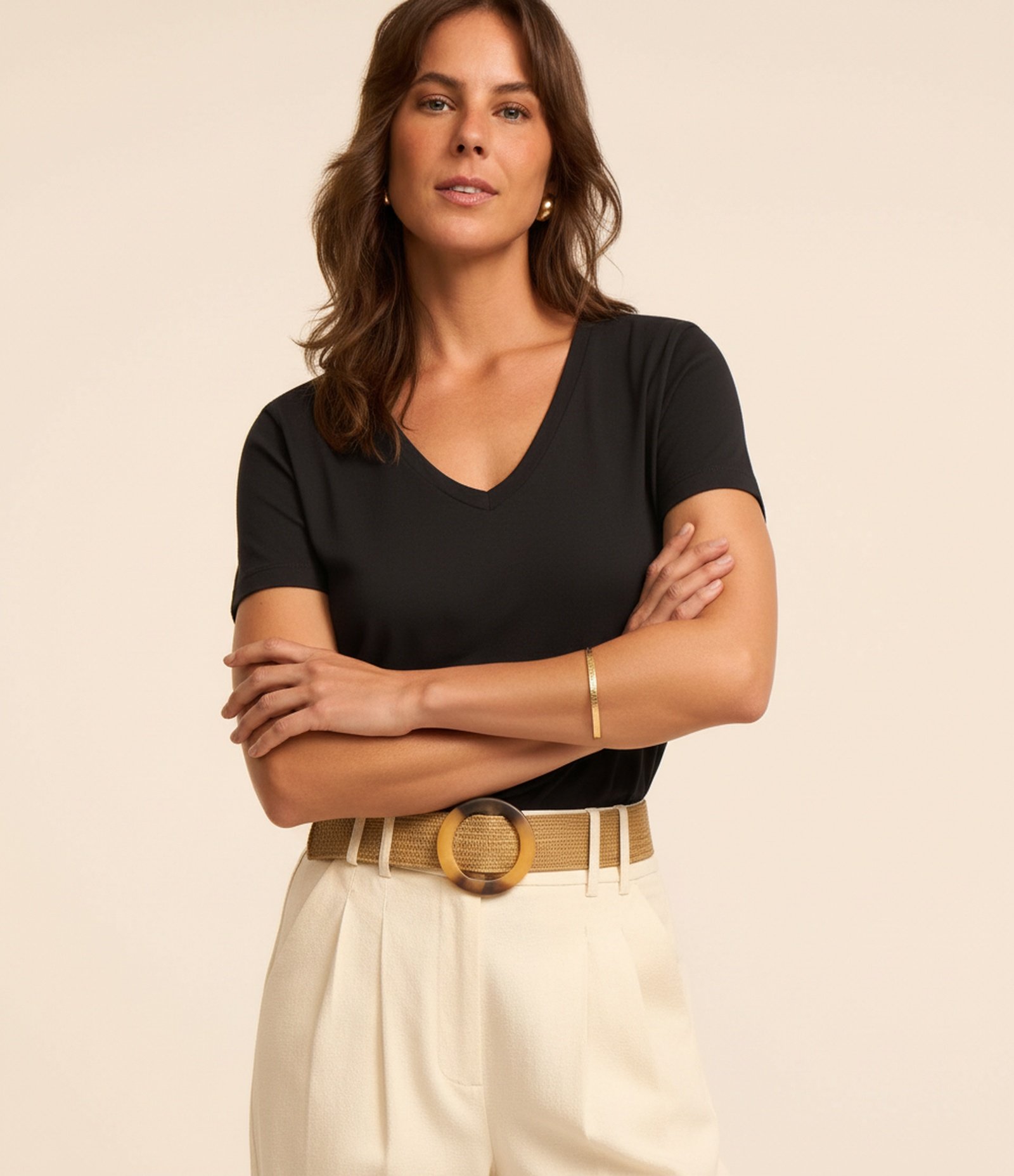 Blusa Básica em Algodão Peruano com Decote V Preto 4