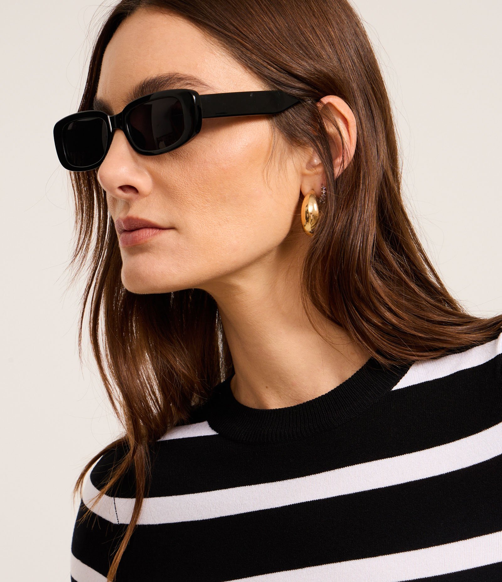 Blusa Básica Listrada em Tricô com Gola Redonda Preto/Branco 5