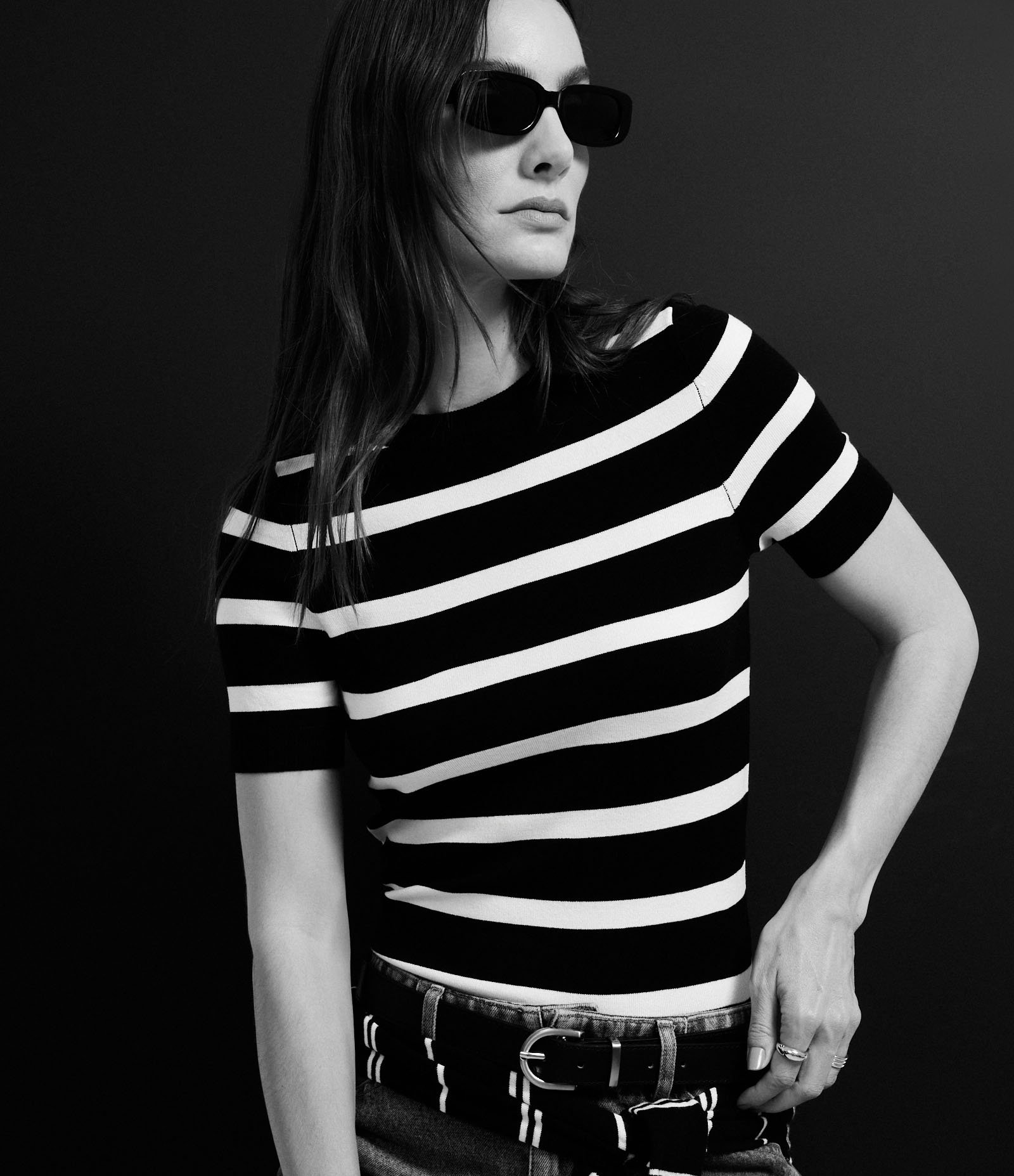 Blusa Básica Listrada em Tricô com Gola Redonda Preto/Branco 6