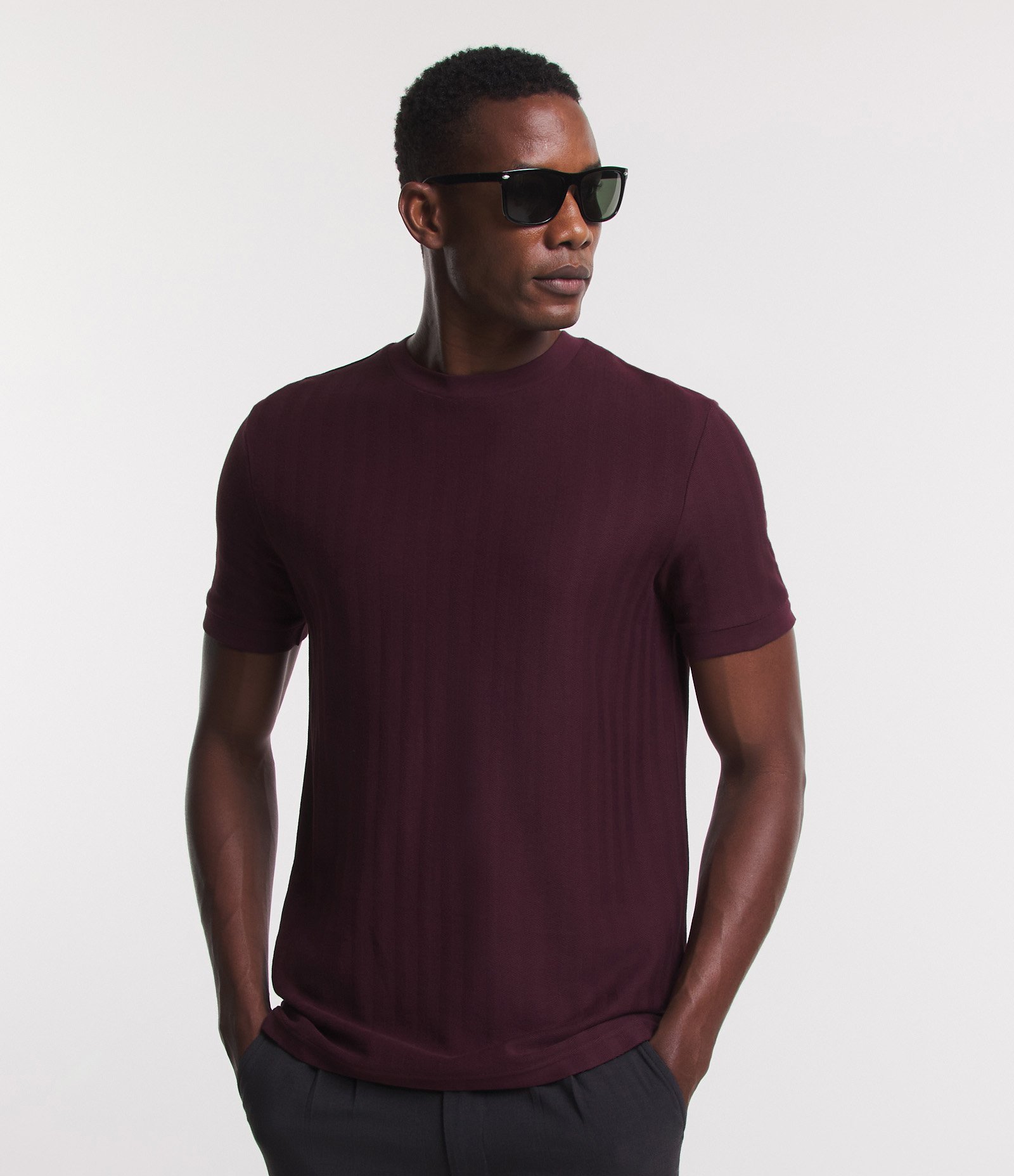 Camiseta Slim em Algodão Texturizado com Listras Sólidas 1