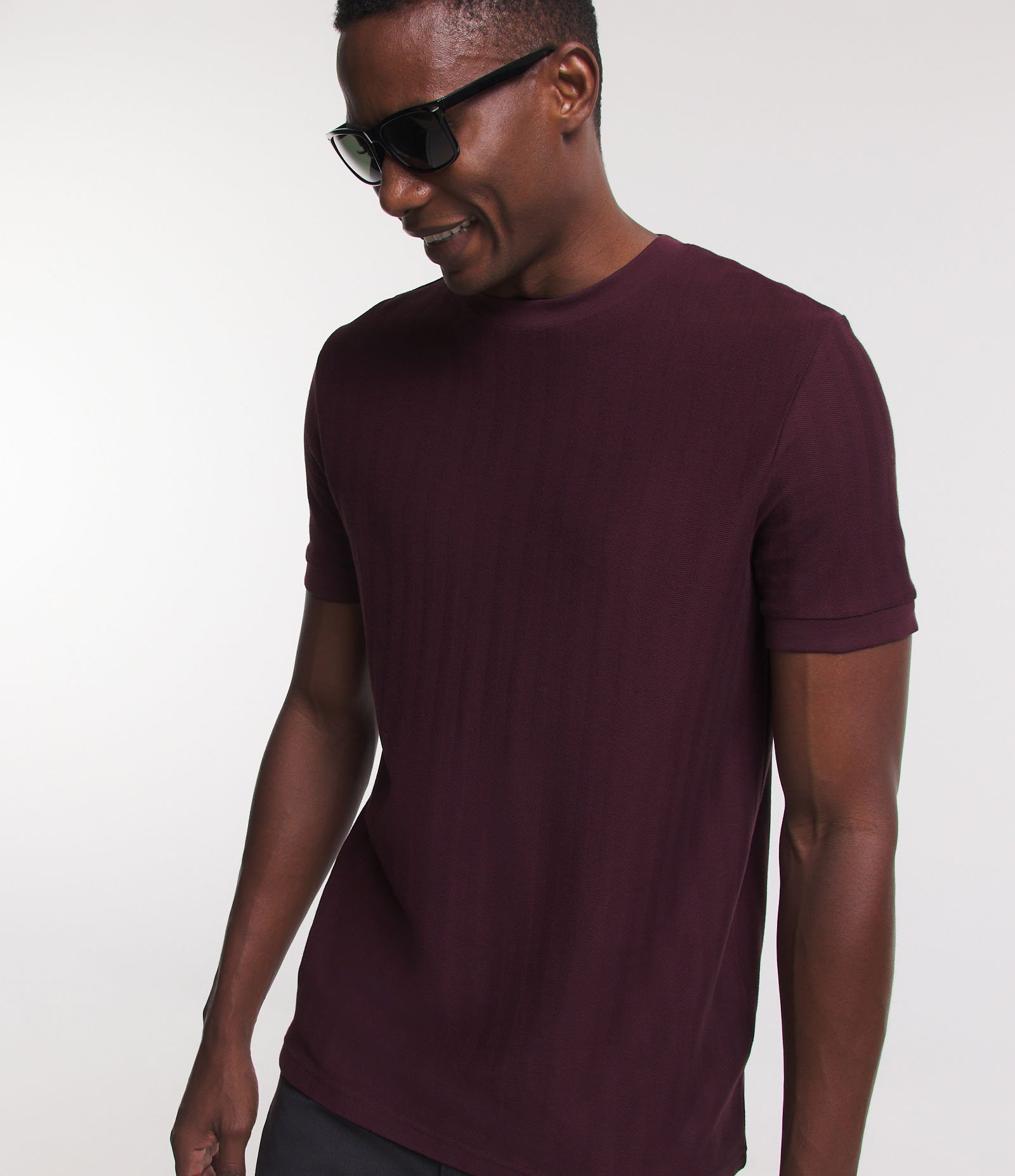 Camiseta Slim em Algodão Texturizado com Listras Sólidas 4