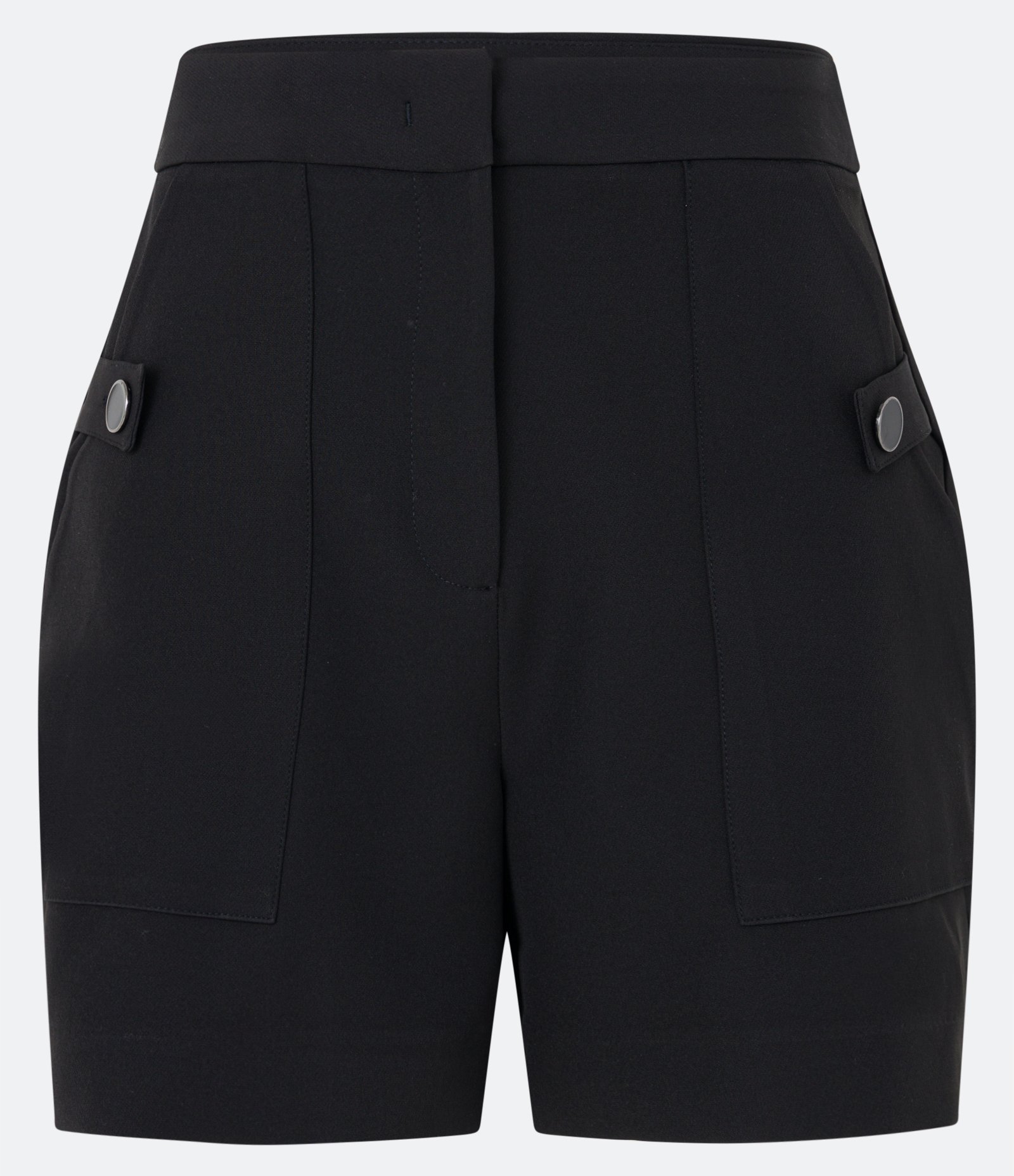 Short em Alfaiataria com Bolso Diferenciado e Botão Preto 6