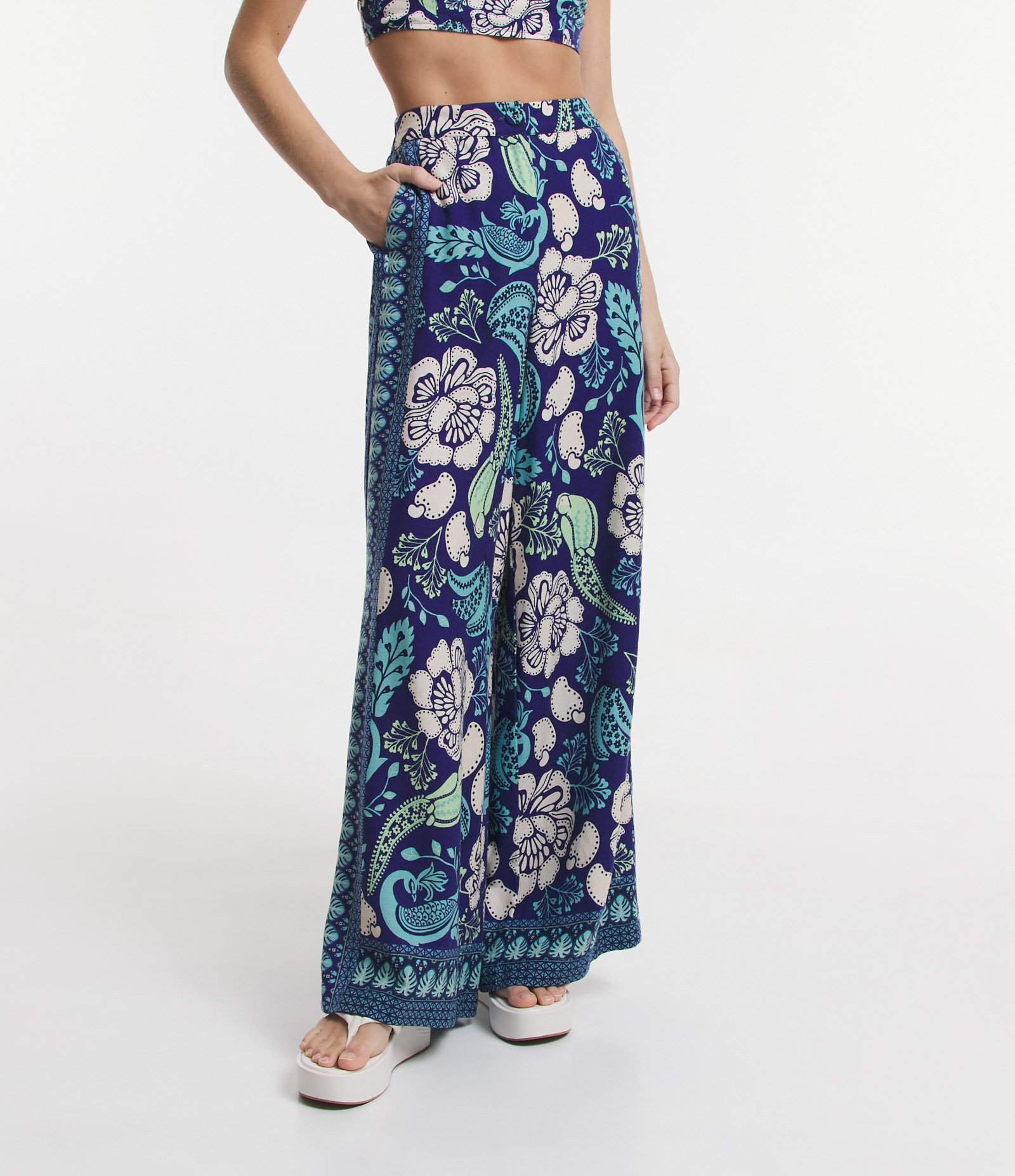 Calça Pantalona em Linho com Estampa Floral Azul 2