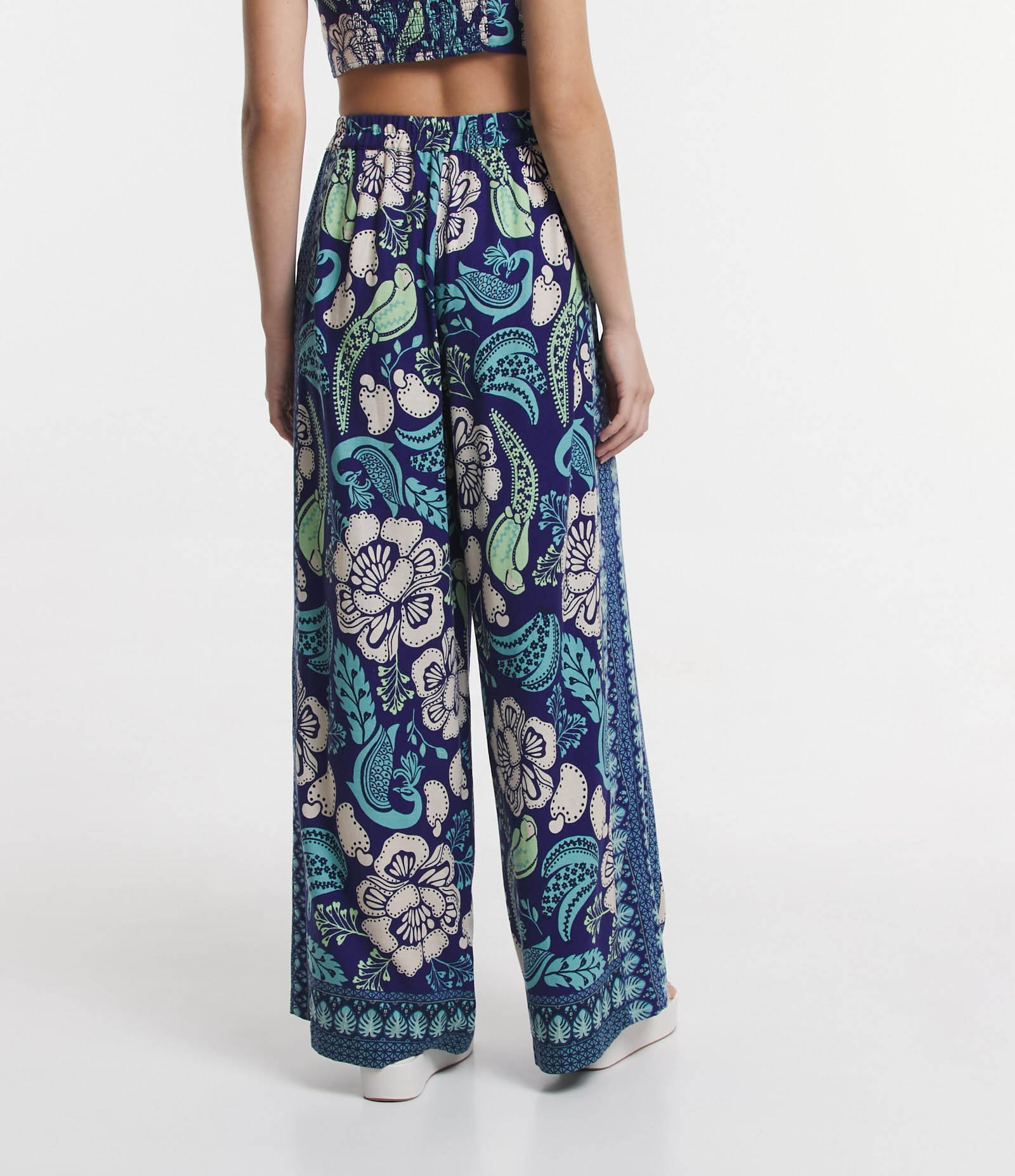 Calça Pantalona em Linho com Estampa Floral Azul 3